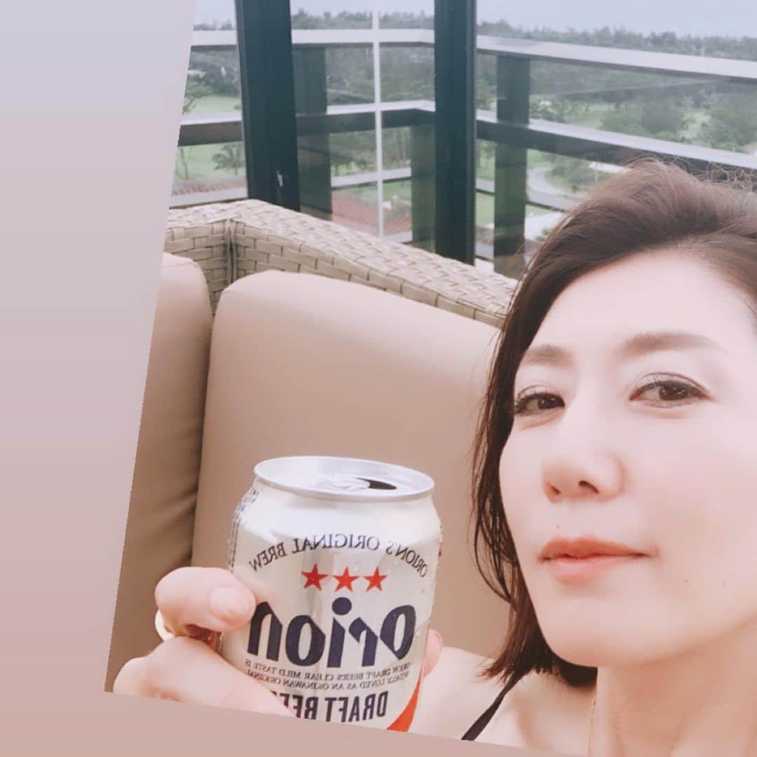 坂田陽子さんのインスタグラム写真 - (坂田陽子Instagram)「ビールを、沖縄で飲むオリオンビールを、骨まで愛しております😂 ・ ・ 間も無く #newsevery  #特集 #oa #骨まで愛してグルメ #みてね ・ ・ 沖縄に居ると水みたいにオリオン🍺飲めるのなんでだろ？（しつこい😂） ・ ・ #okinawa #orion #beer」7月18日 18時07分 - yokosakata
