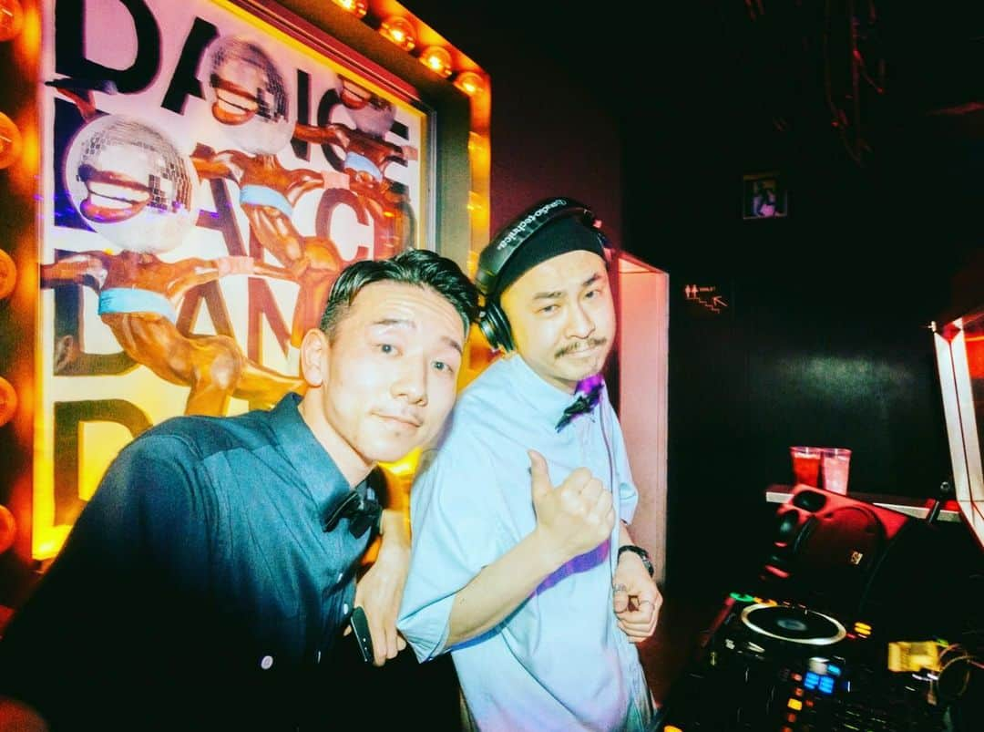 DJ SANCONさんのインスタグラム写真 - (DJ SANCONInstagram)「改めて @worldkyoto 18周年 おめでとうございます㊗️㊗️㊗️ . 地下  world フロア BAR SEX フロア 1F 入り口 POP フロア 8F  @surfdiscokyoto フロア 全部お祭りでした！ ------------------------------------------------ #worldkyoto  #surfdisco  #djsancon #kyotonightlife」7月18日 18時23分 - djsancon