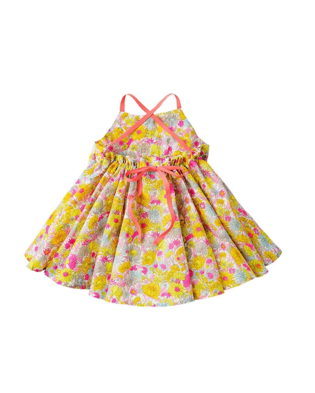 MARLMARL（マールマール）さんのインスタグラム写真 - (MARLMARL（マールマール）Instagram)「Baby-mo 夏秋号(発売中)﻿ ﻿ ﻿ 表紙のモデルちゃんが @marlmarl_tokyo のワンピース﻿ ▶︎doudou dress mimosa﻿ を着てくれています♡﻿ #数量限定﻿ ﻿ ﻿ ふんわりと広がるギャザーが目を引く、MARLMARLオリジナルのワンピース。﻿﻿ ﻿  背中のリボンストラップで、肩ひもやギャザーの絞りを調整可能。﻿ ﻿ 70-80cmの子はワンピースとして、﻿ 80-90cmの子はチュニックとして。﻿ 成長に合わせて長く着用いただけます。﻿ ﻿ ﻿ Thanks @premo.babymo ﻿ ＿＿＿＿﻿ #marlmarl#babymo#ベビモ#育児雑誌#doudou#doudoudress#マールマール﻿ #mimosa#ベビー服#babyfashion#babygift﻿ #summerdress#サマードレス#花柄#ベビーワンピース #画像タップでショッピング👆」7月18日 18時20分 - marlmarl_tokyo