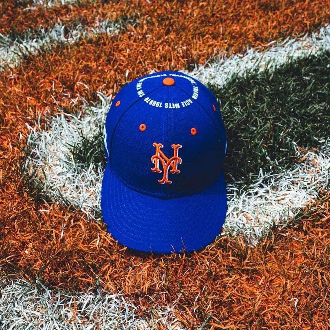 HYPEBEASTさんのインスタグラム写真 - (HYPEBEASTInstagram)「@hypebeastsports: @futuradosmil is joining forces with The New York @mets on a special three-piece capsule collection to commemorate the 50th anniversary of the @mlb team’s 1969 championship season. The set includes a ‘Pointman’ bobblehead, a New Era 5950 baseball cap, and a replica jersey, which will only be available to VIP ticket holders. Head to the link in our bio for more info.  Photo: @icnclst」7月18日 18時21分 - hypebeast