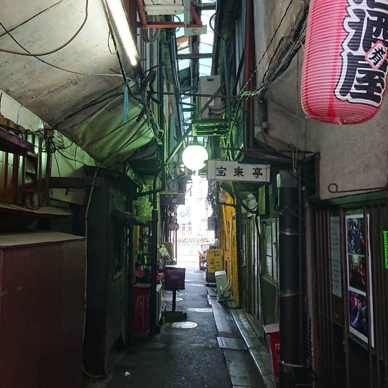 寺坂直毅さんのインスタグラム写真 - (寺坂直毅Instagram)「昼から飲んでる町みたいですが、我慢しました。」7月18日 18時41分 - aiamu_terasaka