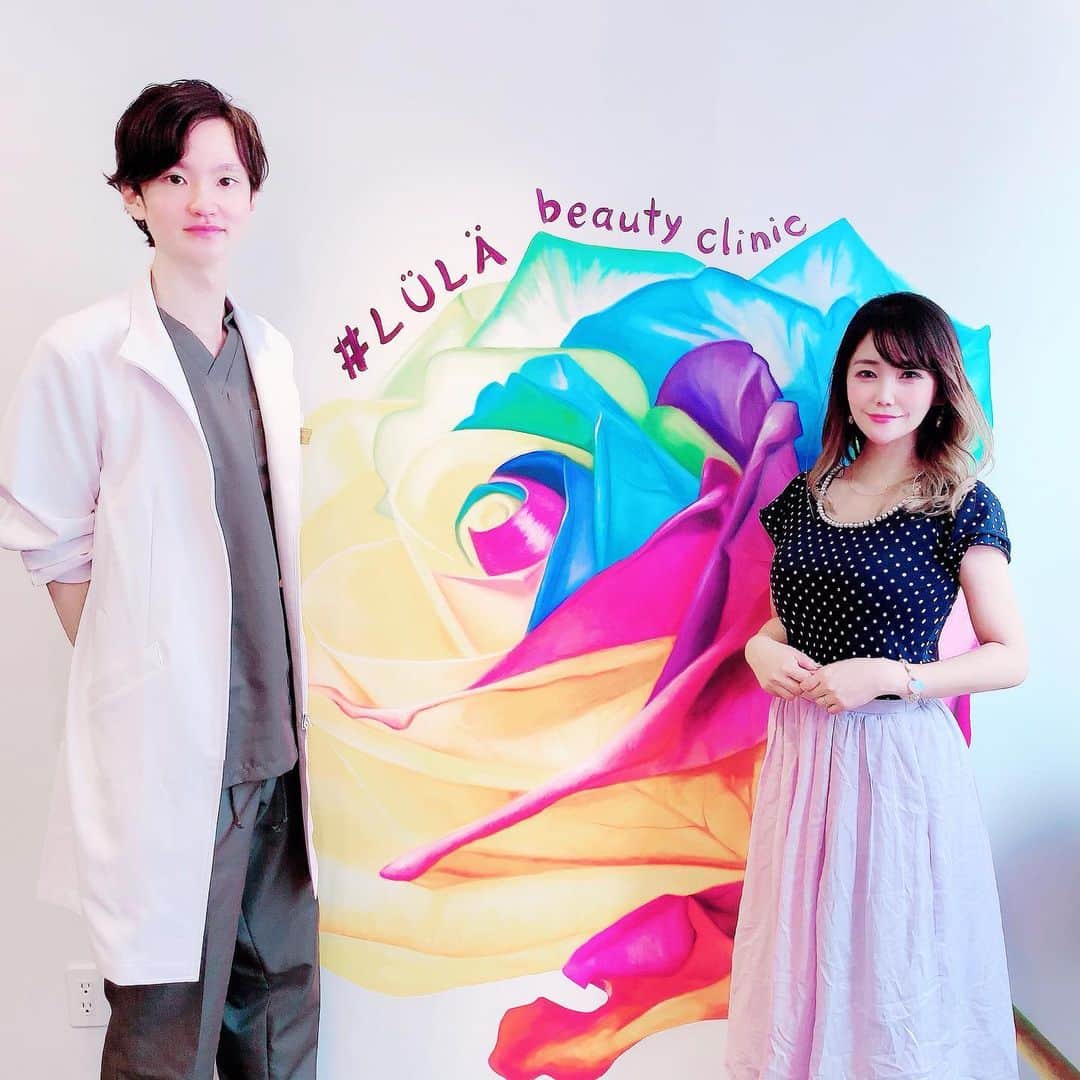のインスタグラム：「以前脂肪溶解注射でお世話になった武内大先生  @daitakeuchi0428 が、﻿ 高田馬場に美容クリニック・ルラ美容クリニック  @lulaclinic を開業されたので遊びに行ってきたよ♡﻿ ﻿ ﻿ 今回は気になっていた肩ボトックスを💉﻿ ﻿ わたし肩コリが酷くて、小学生の頃から肩こりで整体に通ってたので﻿ ボトックスでこの肩コリから解放されるなら！！とお願いしました🙌﻿ ﻿ ﻿ ルラ美容クリニックの肩ボトックス注射は２万円で受けられてリーズナブル💉🙌🙌﻿ ﻿ 肩こり改善・肩の張り改善・美人肩効果・肩を細くする効果があるんだって💕💕﻿ 注射だからダウンタイムもないし、効果は3〜6ヶ月間も持続するの。﻿ ﻿ 3、４週間で効果を実感出来るみたいだから楽しみー😍😍﻿ ﻿ ﻿ ﻿ 武内先生のルラ美容クリニック、とってもオシャレで清潔なクリニックだったよ♡﻿ ﻿ 優しい先生だから、美容クリニック初めての方にもオススメの先生だよ🙆‍♀️💕﻿ ﻿ ﻿ #武内大#高田馬場#ルラ美容クリニック﻿ #LULA美容クリニック#肩ボトックス﻿ #肩ボトックス2万円#肩こりボトックス ﻿ #美人肩ボトックス#美容#整形﻿ #美容整形#PR」