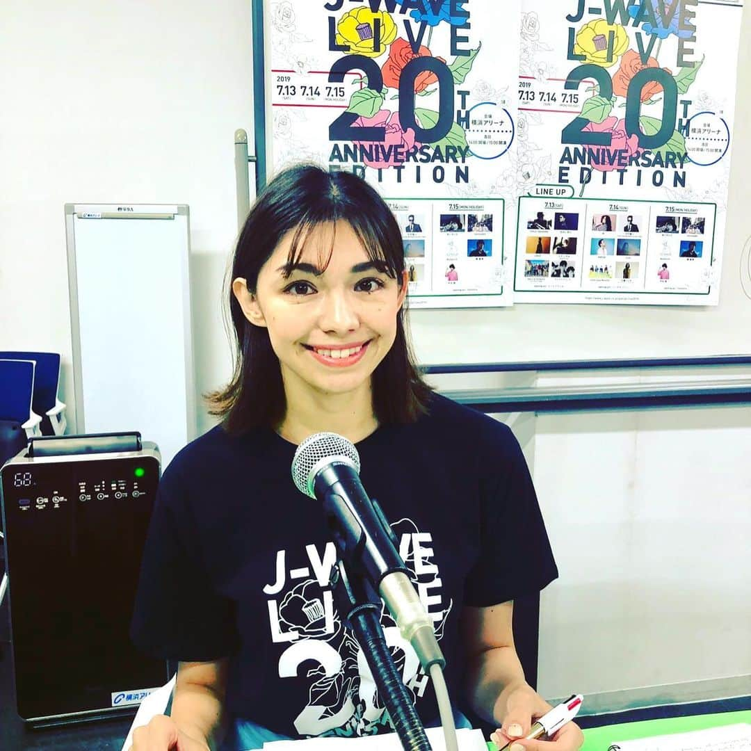 横山エリカさんのインスタグラム写真 - (横山エリカInstagram)「今週の放送はJ-WAVE LIVEの会場、横浜アリーナからお届けしました🎧 SEASONSにお邪魔したり、ゲストをお招きしたり、いつもとは全く違う雰囲気にかなり緊張😂でも楽しかったです😆 放送後は番組に登場してくれた さかいゆうさんとフジファブリックさんのライブも楽しみました😌 #jwave #jwavelive #yokohamaarena #さかいゆう #フジファブリック #ありがとうございました」7月18日 18時56分 - erika0630