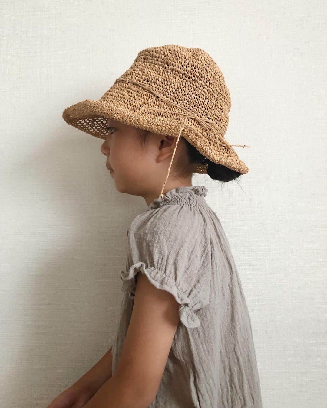 ayuさんのインスタグラム写真 - (ayuInstagram)「. 念願のお揃いの帽子👒♡ サイズ的になかなかお揃いの物見つからなくてやっと見つけたっ。  @smarby_official というサイトで購入しました🛒♡ SHIPS KIDSのペーパーハットです👧🏽👶🏽 かわいい〜っ。 👧🏽sizeL 👶🏽sizeS . #smarby  #スマービー  #smarbykids  #smarby_fashion  #PR」7月18日 19時12分 - memeyuyu