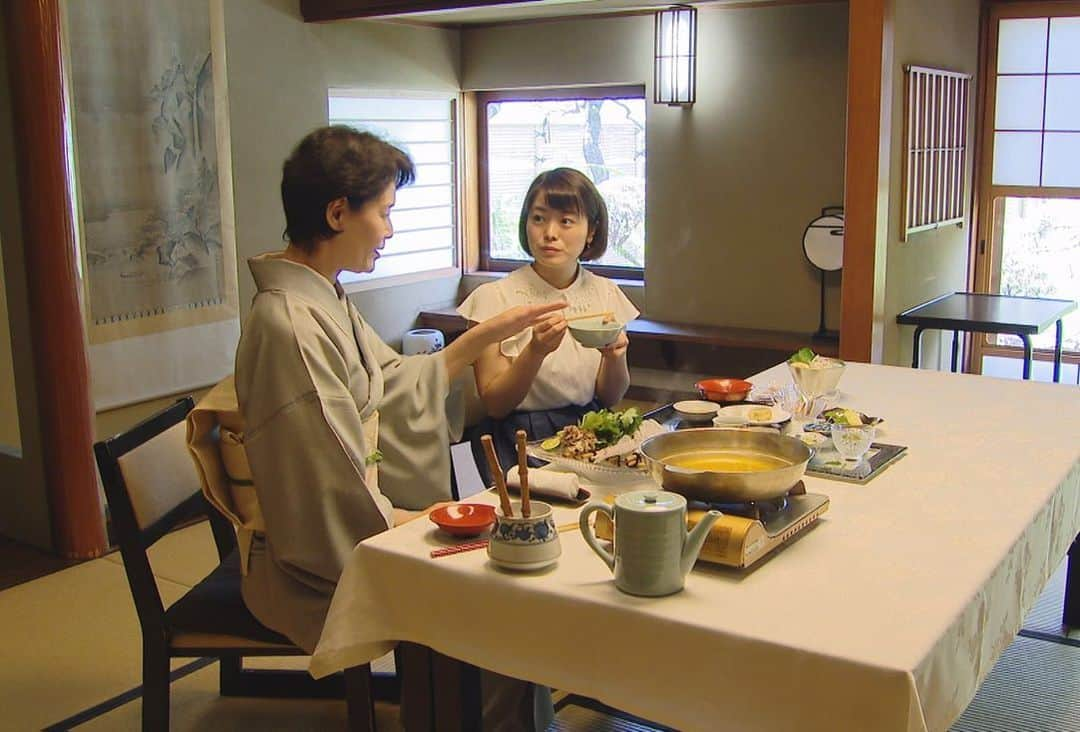 藤坂奈央さんのインスタグラム写真 - (藤坂奈央Instagram)「. 今日のJチャン長崎では 初夏の味覚「ハモ」のコース料理をご紹介しました☺️ . 大学時代は京都で過ごしましたが なかなか味わう機会がなかったハモ。 . 長崎市金屋町にある坂本屋は 全室個室なのでお祝いの席などにもぴったりです✨ . 取材ということを忘れてしまうくらい とても贅沢な時間でした😌 . #ハモ #旬 #初夏の味覚  #坂本屋 #長崎グルメ  #長崎 #nagasaki #nagasakigram . 坂本屋 鱧コース ※要予約 8月10日(土)まで 2人前から」7月18日 19時15分 - naofujisaka_