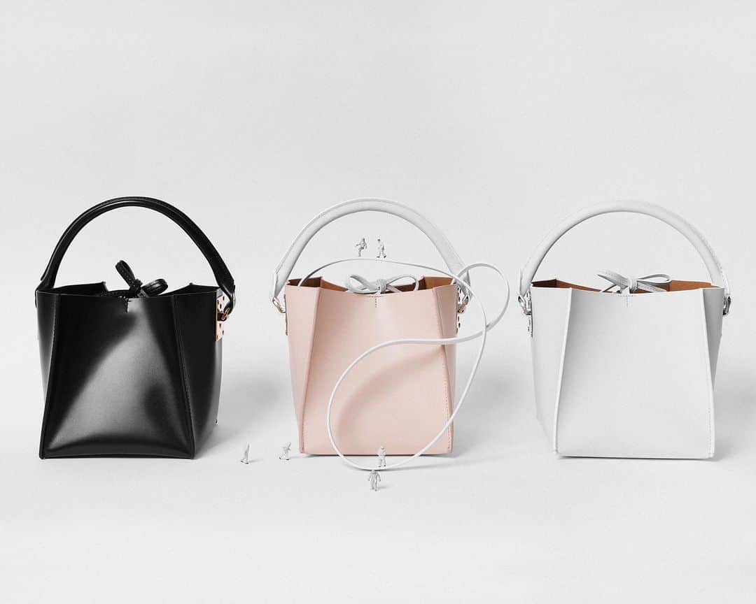 Sophie Hulmeのインスタグラム：「Teeny tiny friends. Explore our smaller styles - including the all new Albion Cube 📦」
