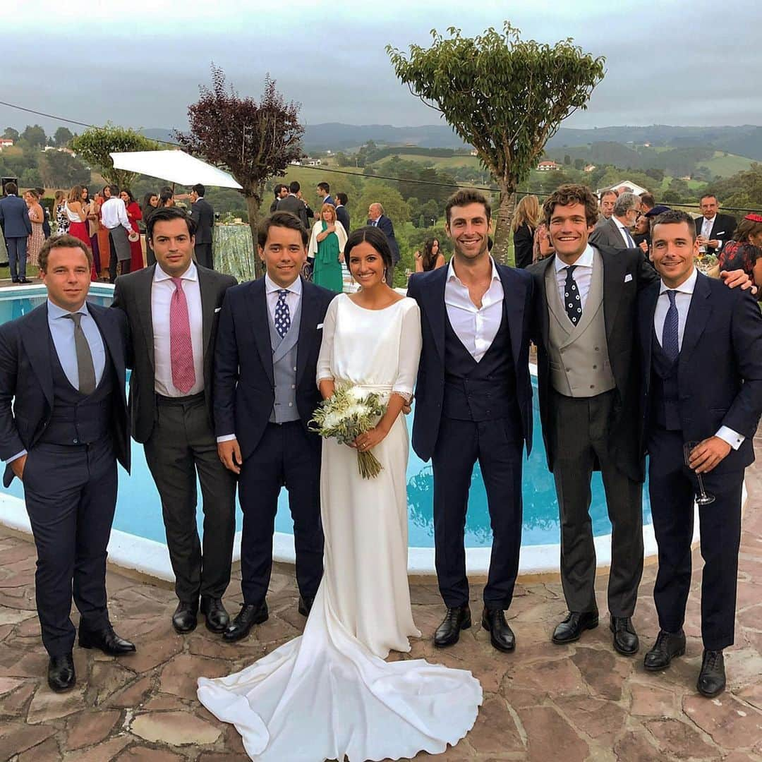 マルコス・アロンソ・メンドーサさんのインスタグラム写真 - (マルコス・アロンソ・メンドーサInstagram)「Throwback to The Wedding! Congrats cousin @javi9diaz and @marinabolado_  #quevivanlosnovios」7月18日 19時39分 - marcosalonso28