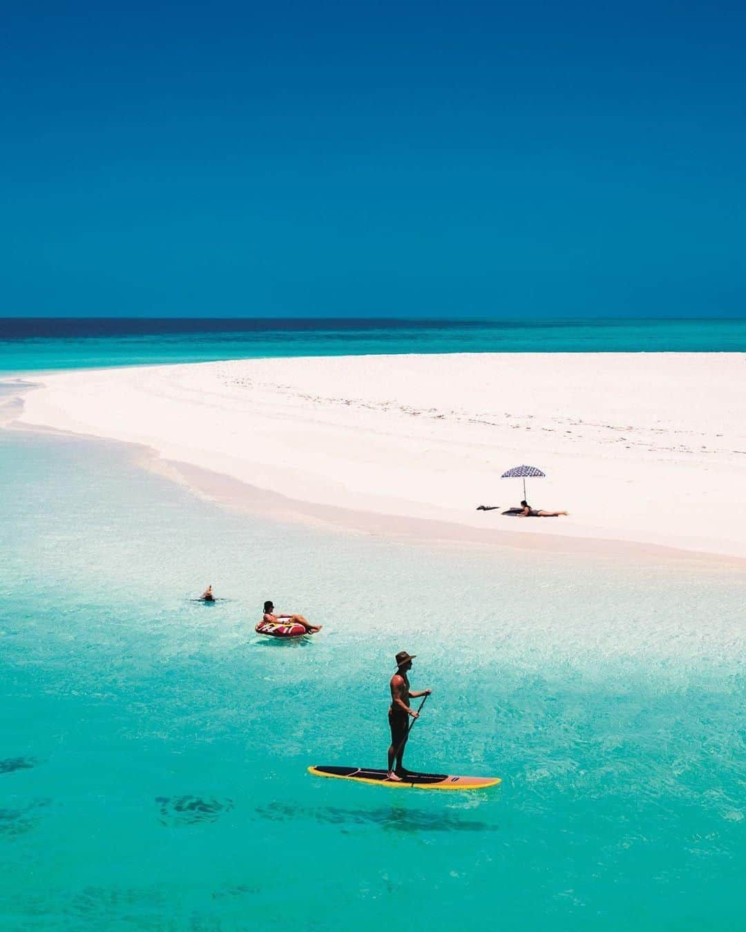 Australiaさんのインスタグラム写真 - (AustraliaInstagram)「Looks like it’s another tough day in @thekimberleyaustralia. 🏖️🏊🏼 @_jampal snapped this shot while enjoying some quality beach time with @kimberleyspirit in @westernaustralia’s #RowleyShoals Marine Park. This special part of @australiasnorthwest is made up of three coral atolls, clear lagoons and coral gardens, and is home to amazing marine life, which makes for the spectacular diving and snorkelling sites. Book a cruise with @ladymkimberleycruises from #Broome to spend a few days in this unspoilt watery wilderness between September and December.  #seeaustralia #justanotherdayinwa #thekimberley #australiasnorthwest #travel」7月18日 20時00分 - australia