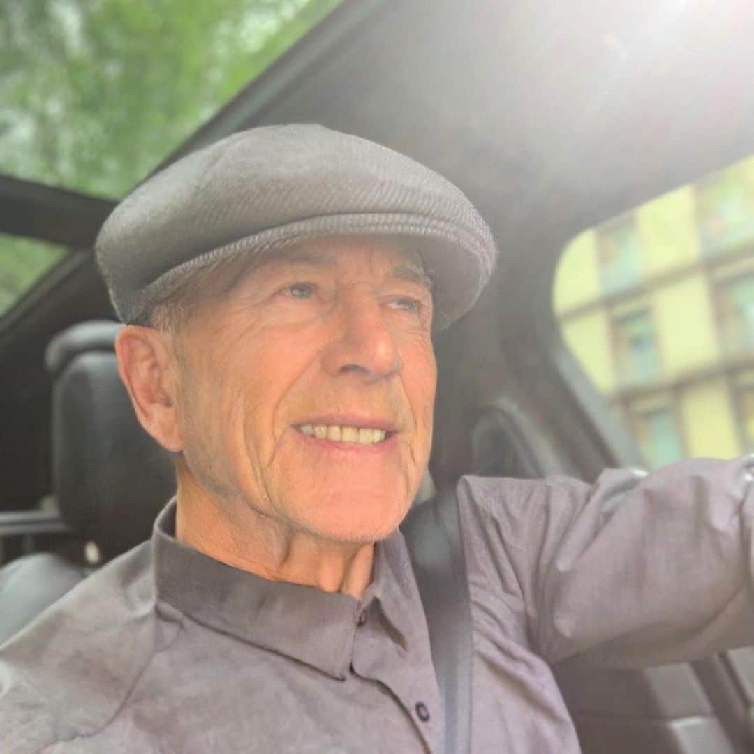 フェデリコ・ベルナルデスキさんのインスタグラム写真 - (フェデリコ・ベルナルデスキInstagram)「Old but gold, 70-80 years old granpa #rocker 🤟🏻 quale preferite? 😂 #faceapp #oldbutgold #rockergranpa」7月18日 19時56分 - fbernardeschi