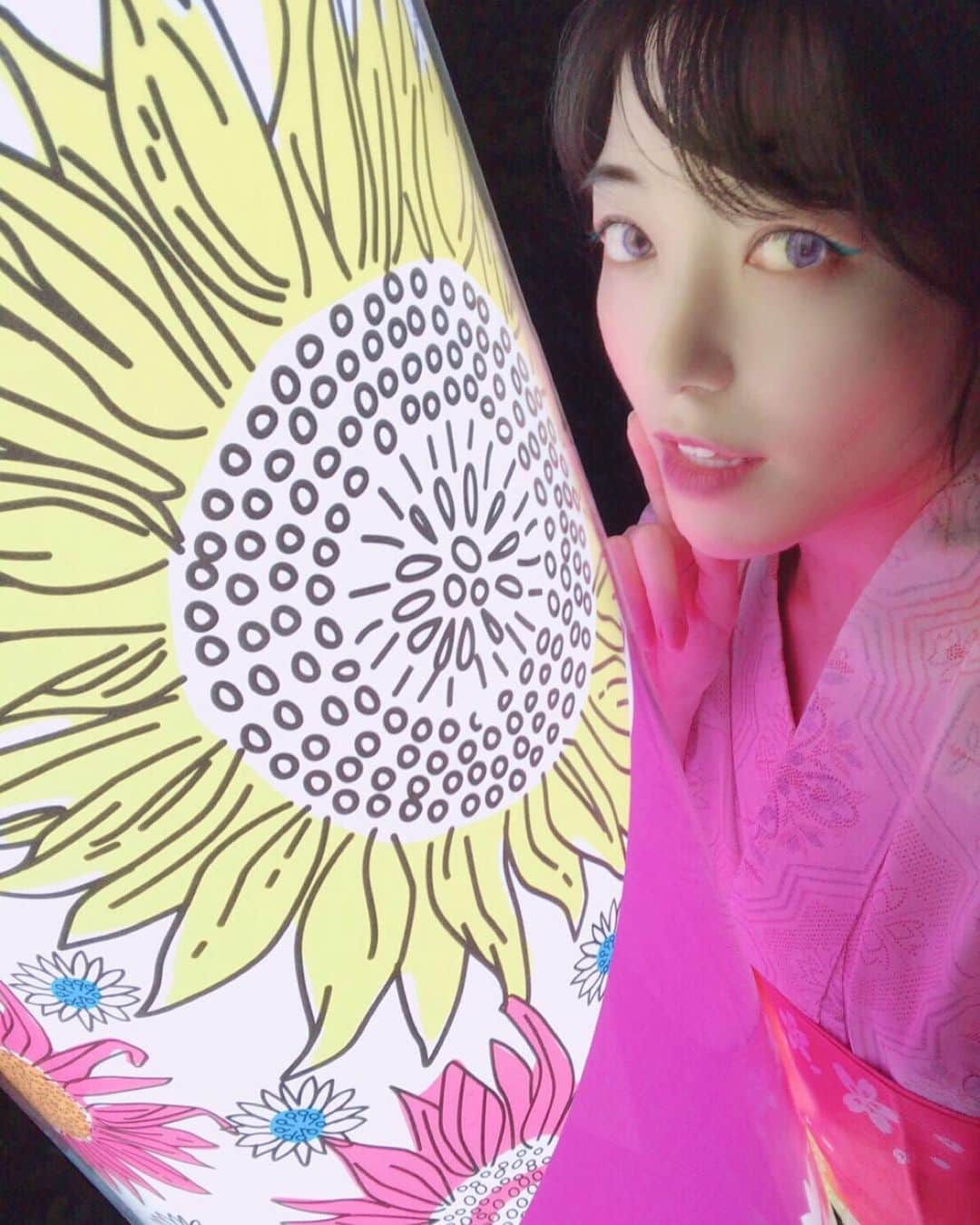 のインスタグラム：「久々の浴衣👘🎶 この前買った浴衣を着てみたよ☺️ . 昨日から東京ガーデンテラス紀尾井町 @tokyo_gardenterrace で開催中の【KIOI SUMMER 2019】に行ってきたよ🐈 浴衣を着たら更にフォトジェニックな写真がいっぱい撮れる💕 . ひまわりがすっごくたくさんあって元気もらえる〜🌻🌻🌻 お昼もいいけど、夜だからこそ撮れる江戸切子のお洒落なライトアップもおすすめだよ🌟 . . #東京ガーデンテラス紀尾井町 #KIOI_SUMMER #紀尾井町 #ひまわり #浴衣 #pr #yukata #kimono #着物 #和服 #和装 #和 #japanese #向日葵 #sunflower #sunflowers #flower #flowers #花 #花束 #江戸切子 #切子 #切子細工 #フォトスポット #自撮り #自撮り女子 #女子 #selfie #girlsselfie #girl」