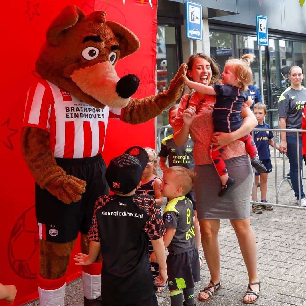 PSVアイントホーフェンさんのインスタグラム写真 - (PSVアイントホーフェンInstagram)「Dit was de PSV FANdag 2019 ❤ Did you enjoy it fans? 😁 #PSVFANdag」7月18日 20時07分 - psv