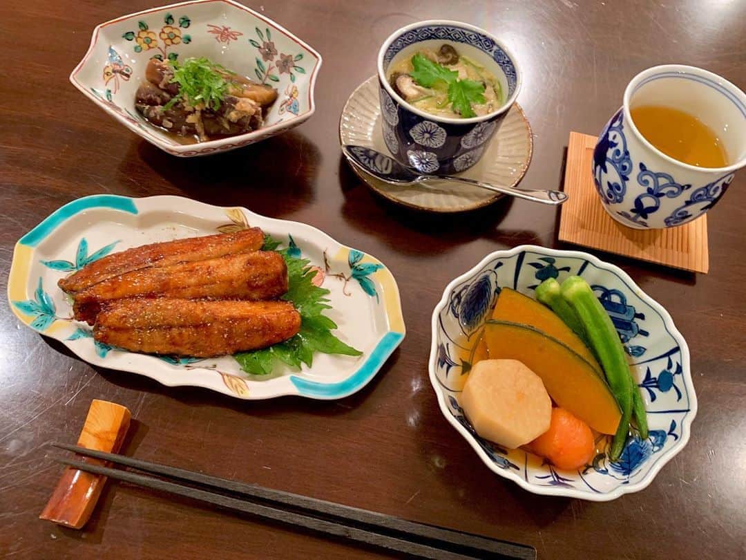 小倉優子さんのインスタグラム写真 - (小倉優子Instagram)「お夕飯😊✨ イワシの蒲焼き 野菜の煮浸し 蒸しナスの茗荷と生姜のソース 茶碗蒸しでした❗️❗️ 茶碗蒸しは、卵二個、白だし大さじ２、水300ccとみりんと塩を少々で簡単に作っています☺️」7月18日 20時20分 - ogura_yuko_0826