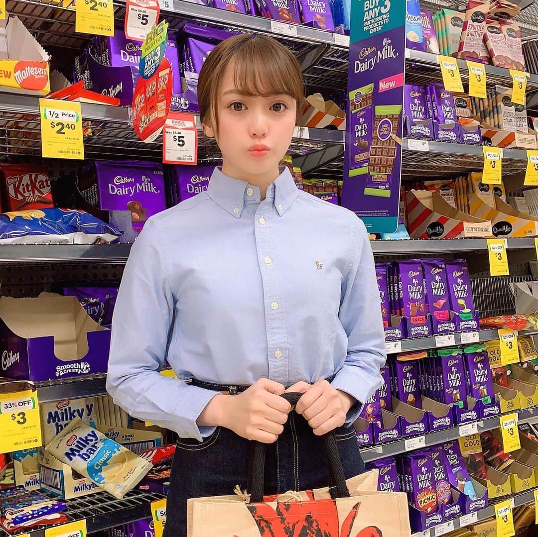 奥仲麻琴さんのインスタグラム写真 - (奥仲麻琴Instagram)「だいすきなチョコ🍫 小さいときからだいすきでよく買ってもらってた、なつかし🍫  #cadbury #cadburrychocolate #キャドバリー #🍫」7月18日 20時34分 - okunaka_makoto