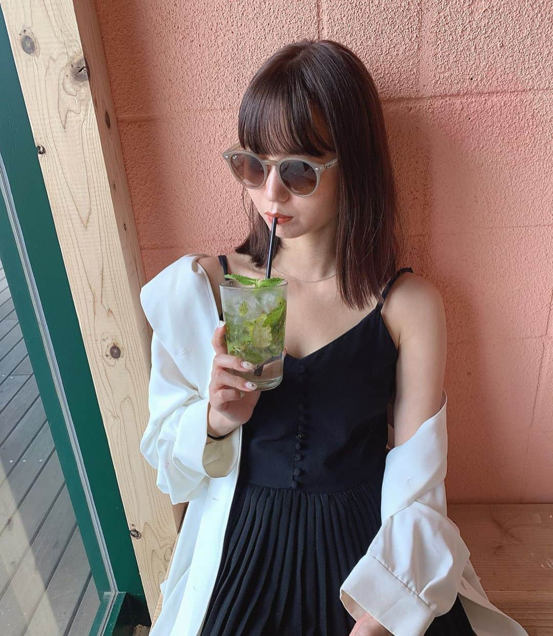 NANAMIさんのインスタグラム写真 - (NANAMIInstagram)「鎌倉でランチしたお店が可愛かった ♡ 🕶→ @rayban 👗.👚→ @rim.ark  #早く梅雨明けて #白玉ななみ #nana私服」7月18日 20時31分 - nanami023