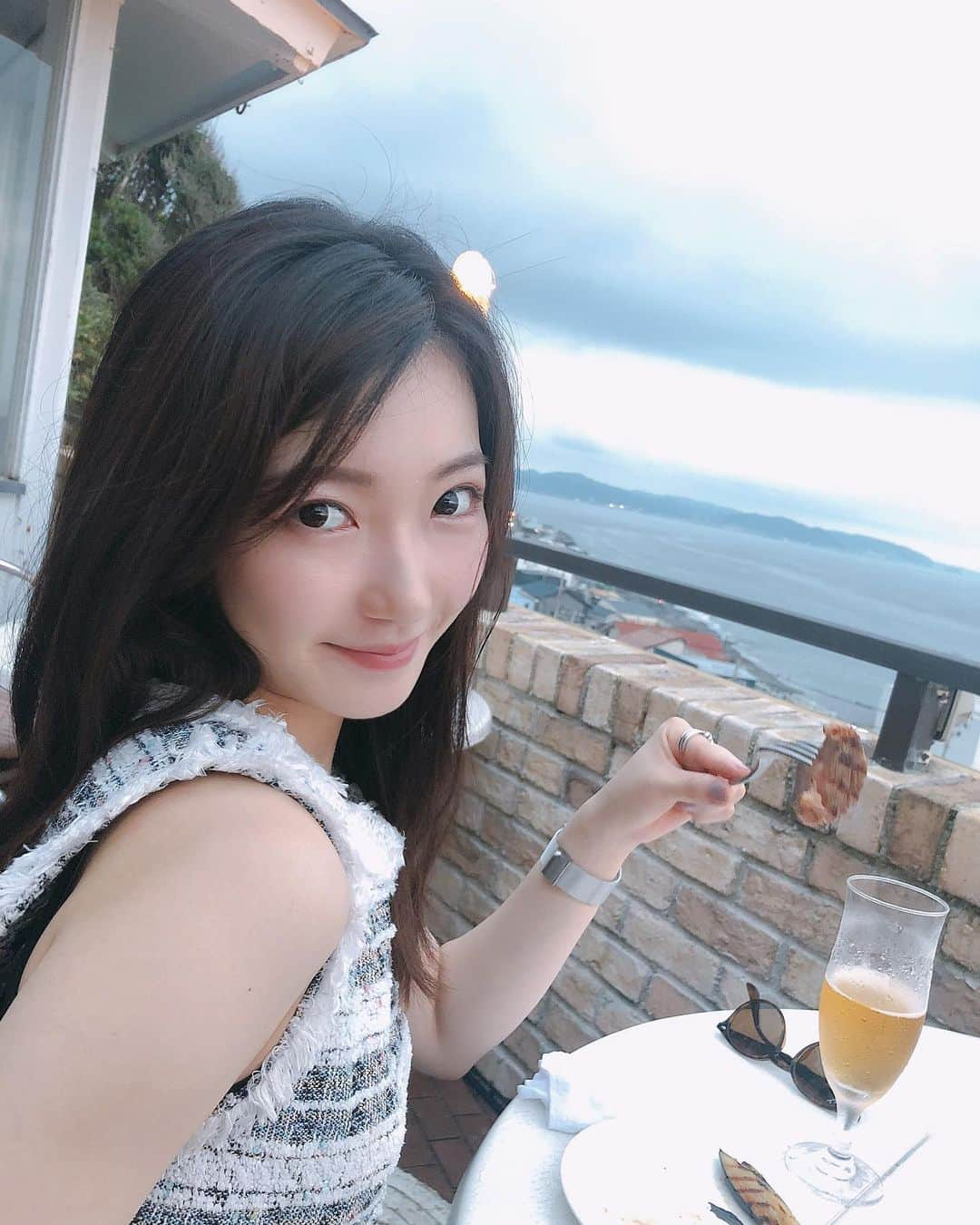 黒田絢子さんのインスタグラム写真 - (黒田絢子Instagram)「自然と美味しいご飯とビールがあればこの上ない最高の贅沢🍺♡♡ . . #黒田絢子#女優#タレント#ayakokuroda #japanesegirl#actress#talent#choreographer#fashion#ootd#mensstyle#girlsfashion#girlsstyle#denim#casualstyle#mystyle#instagood#followme」7月18日 20時43分 - ayakokuroda_official