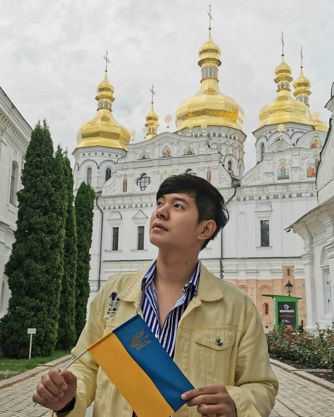 アイス・サランユーのインスタグラム：「Kyiv Pechersk Lavra, a UNESCO World Heritage Site เคียฟ หนึ่งในเมืองที่เก่าแก่ที่สุดของ ยุโรป และ ราฟลา ศาสนสถาน ที่ถูกขึ้นทะเบียนให้เป็นมรดกโลก มีความสุขที่ได้มาเห็นกับตา ❤🙏 #icesarunyuaroundtheworld  #lavra #ukraine」
