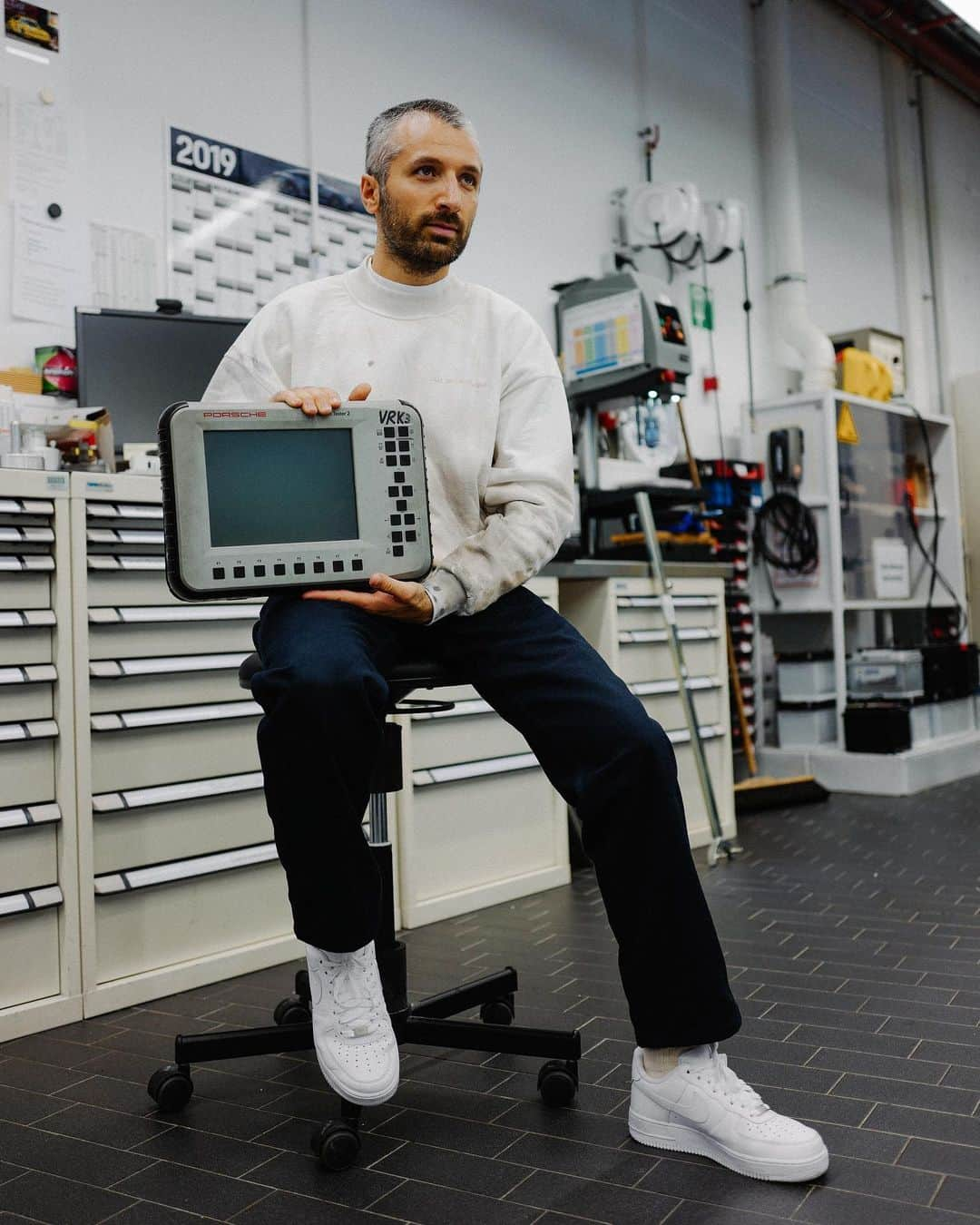 HYPEBEASTさんのインスタグラム写真 - (HYPEBEASTInstagram)「Starting as a car mechanic at @porsche at age 16, @arthurkar became a renowned car dealer, collector and acclaimed brand owner whose brand has started an emulation among the fashion industry for its love of the automobile world. Stay tuned for the official collaboration video between @lartdelautomobileshop and @porsche releasing tomorrow. Photo: @bleumode/@d0hil」7月18日 20時58分 - hypebeast