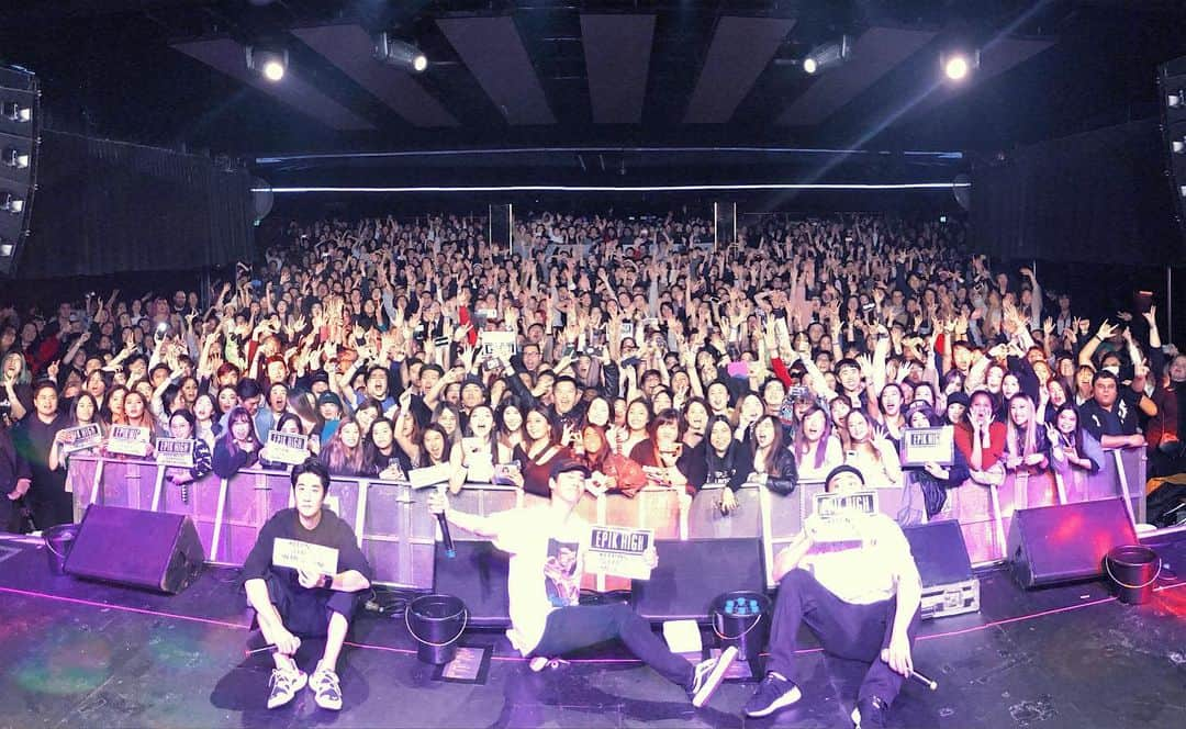 TABLO さんのインスタグラム写真 - (TABLO Instagram)「Epik High 🖤 Melbourne You were wonderful tonight!!! Thank you for teaching us true love!!! #epikhigh2019tour #멜버른 #melbourne #epikhigh #에픽하이」7月18日 21時07分 - blobyblo