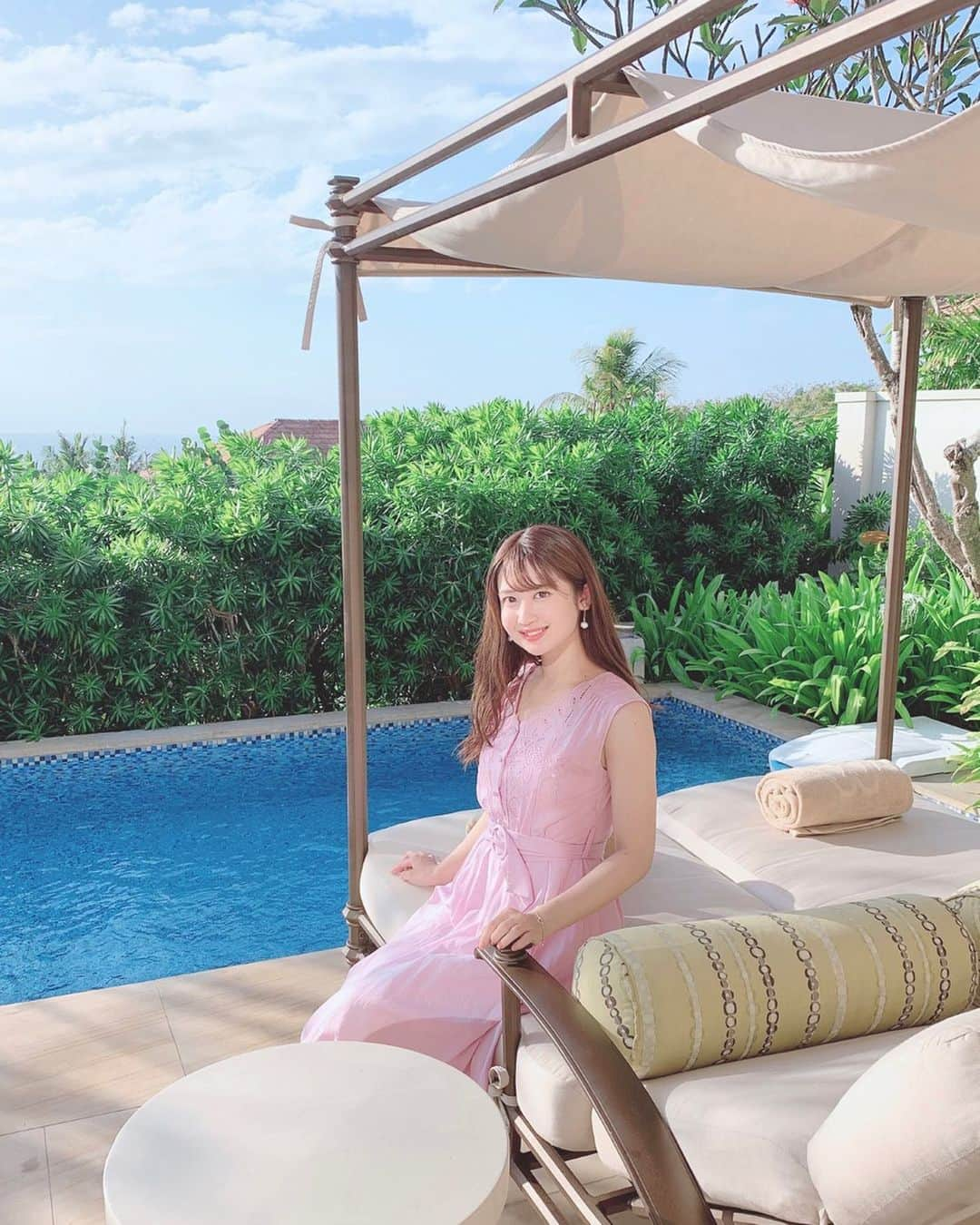 沢井里奈さんのインスタグラム写真 - (沢井里奈Instagram)「♡ . Mulia Resortのヴィラ🏝💕💕 . とっても落ち着く癒しの空間でした🥺❤️ いつか泊まってみたいな☺️💓💓 . #escapetomulia #Bali #Indonesia #BaliIndonesia #centrair #shooting #travel #trip #instatravel #photographic #instagood #instagramjapan #japanesegirl #girls #バリ #バリ島 #インドネシア #バリ島旅行 #女子旅 #月刊Cheek #ガルーダ航空 #セントレア #夏コーデ #さわーコーデ #さわー海外 #沢井里奈」7月18日 21時22分 - sawairina