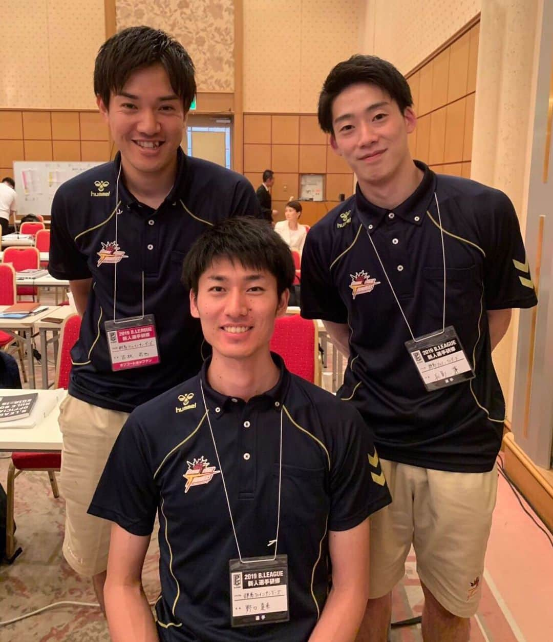 群馬クレインサンダーズさんのインスタグラム写真 - (群馬クレインサンダーズInstagram)「‪無事に #Bリーグ新人選手研修 1日目が終了‼️‼️‬ 明日もさらなるプロフェッショナルをめざしてみっちり研修を受けて成長してきます👨‍🏫👨‍🏫👨‍🏫📝↗️‬ ‪(なんなんだろ…この家族写真感👨‍👨‍👦🤔💭笑)‬ ‪#群馬クレインサンダーズ‬ ‪#古牧昌也 @masayakomaki ‪#野口夏来 @nogunogu37 ‪#長島蓮 @ren_0307 ‪#Bリーグ‬」7月18日 21時22分 - gunmacrane3ders