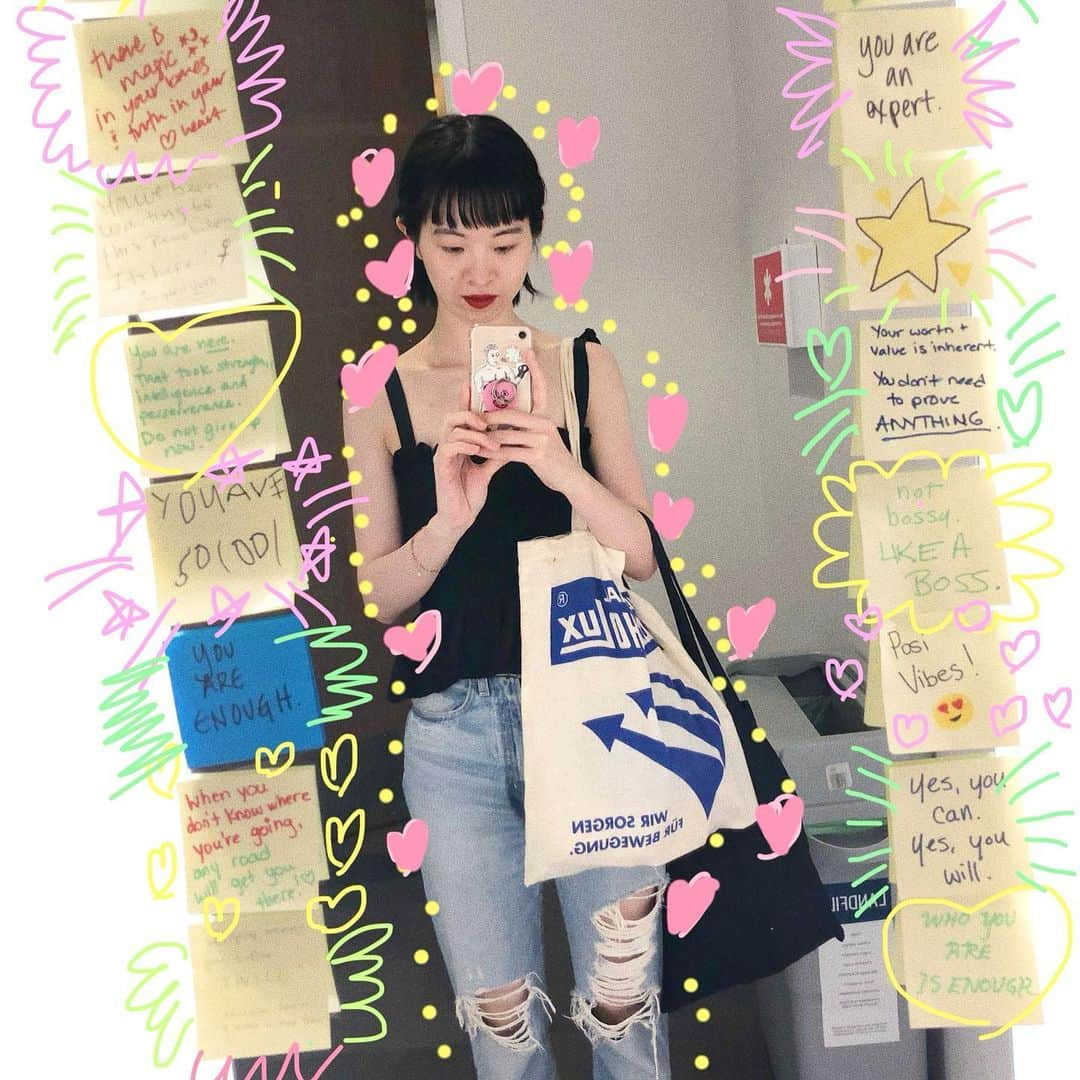 ユウキさんのインスタグラム写真 - (ユウキInstagram)「. 🍒💐💕👙What’s the positive millor💞🌷🎂🌈 NPRの女子トイレのかがみ🚺 なんてすてきなの〜〜こういうことや！ キラキラになれた🤩 おうち帰ったらわたしもやろっと #positivevibes #neoかわいい #neokawaii #コンプレックスはアートなり #millor #付箋」7月18日 21時42分 - yuukichan2