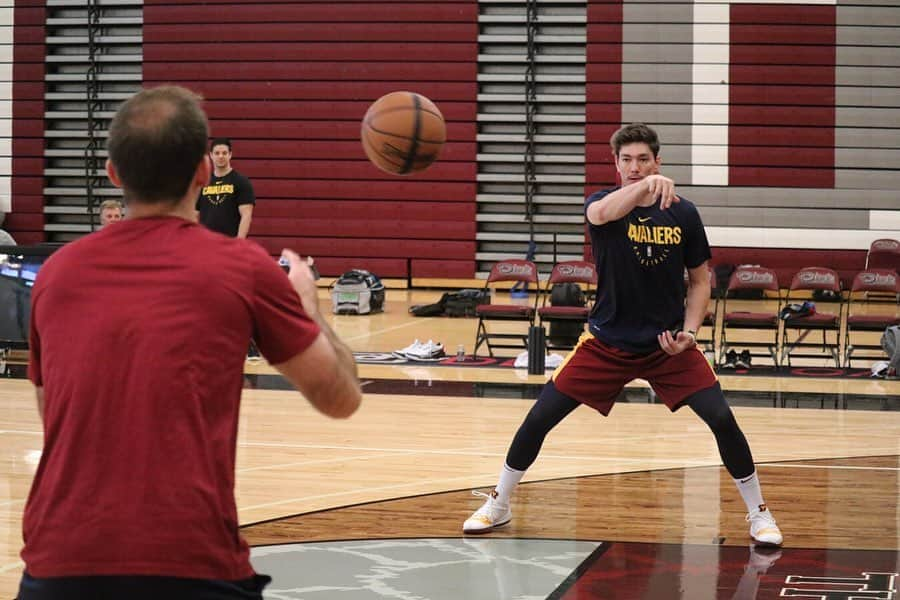 キャブスさんのインスタグラム写真 - (キャブスInstagram)「#TBT to @nbasummerleague 🌵☀️🏀 Find more #CavsSummer photos now at cavs.com!」7月18日 21時50分 - cavs