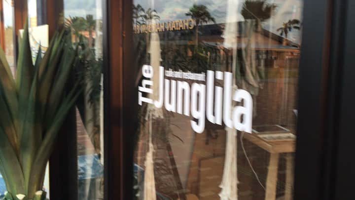 Jura Furnitureのグルメインスタ