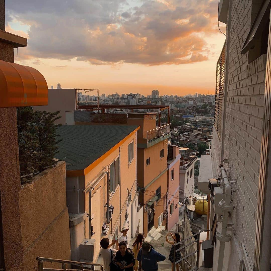 アンジェリーナ・ダニロヴァさんのインスタグラム写真 - (アンジェリーナ・ダニロヴァInstagram)「Seoul’s beautiful sky appreciation post.☁️」7月18日 22時05分 - angelinadanilova