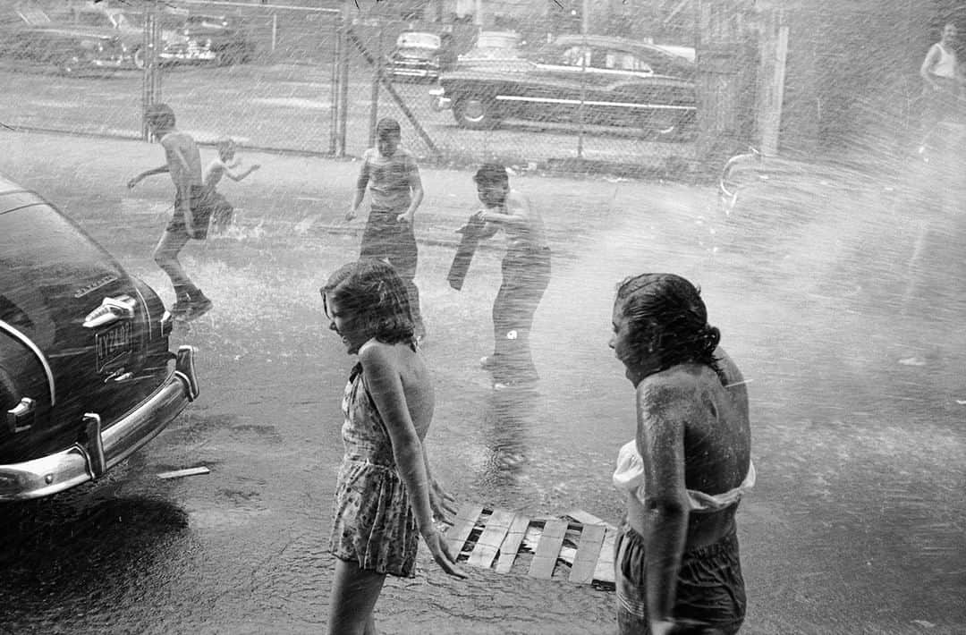 lifeさんのインスタグラム写真 - (lifeInstagram)「Children running through the spray from an opened fire hydrant during a hot summer day in NYC in 1953. (Peter Stackpole—The LIFE Picture Collection/Getty Images) #vintageNYC #summer #TBT」7月18日 22時14分 - life