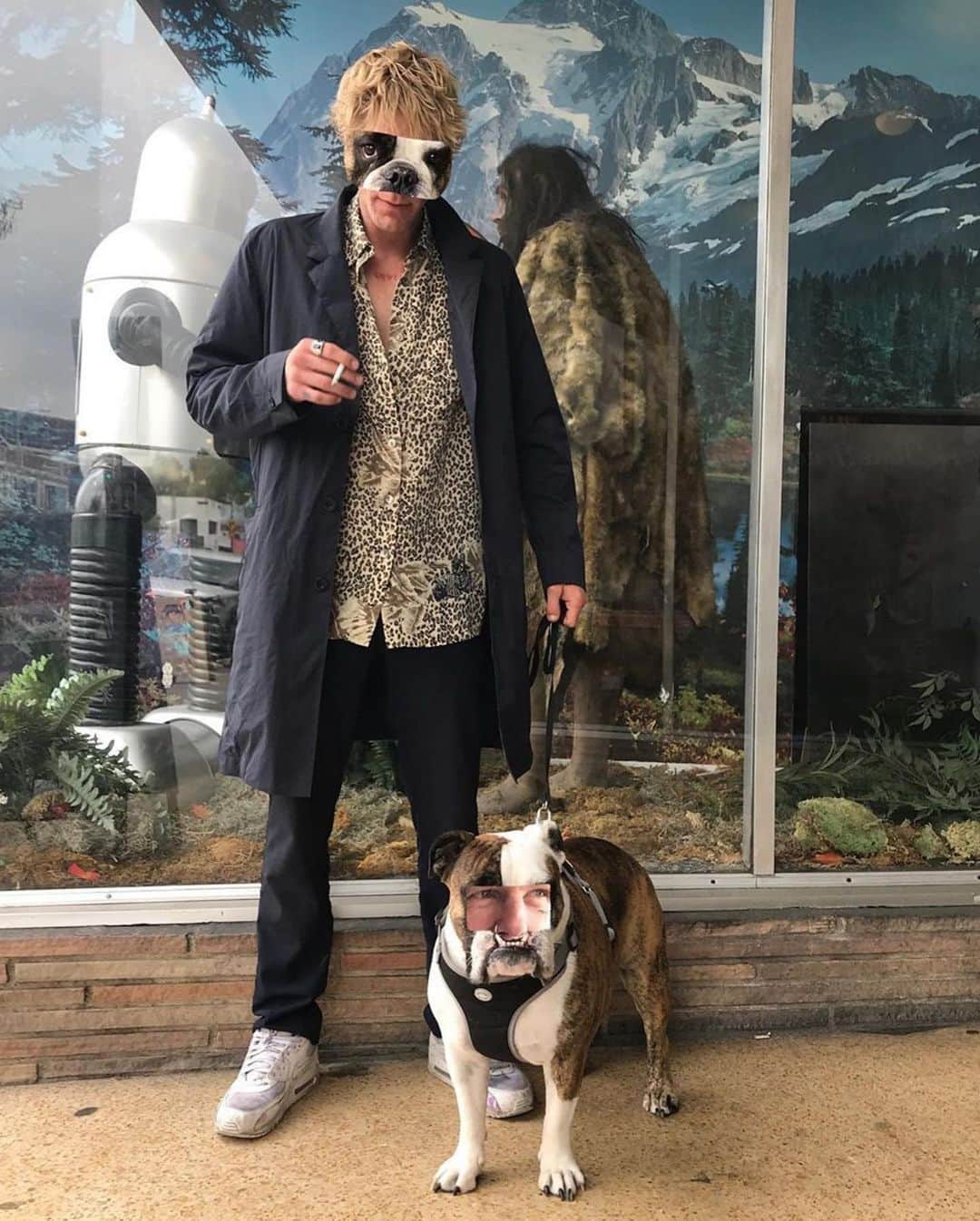 タトラスさんのインスタグラム写真 - (タトラスInstagram)「#Repost @braydonsza wearing Tatras SS20 coat “Orbetello”  tatras-official.com ・・・ They say dogs look like their owners! 🎨 @kevinspankylong  #skatehero #SS20 #tatras #coat #california #skater #berrics #tatraspeople #braydonsza #braydonszafranski」7月18日 22時14分 - tatras_official