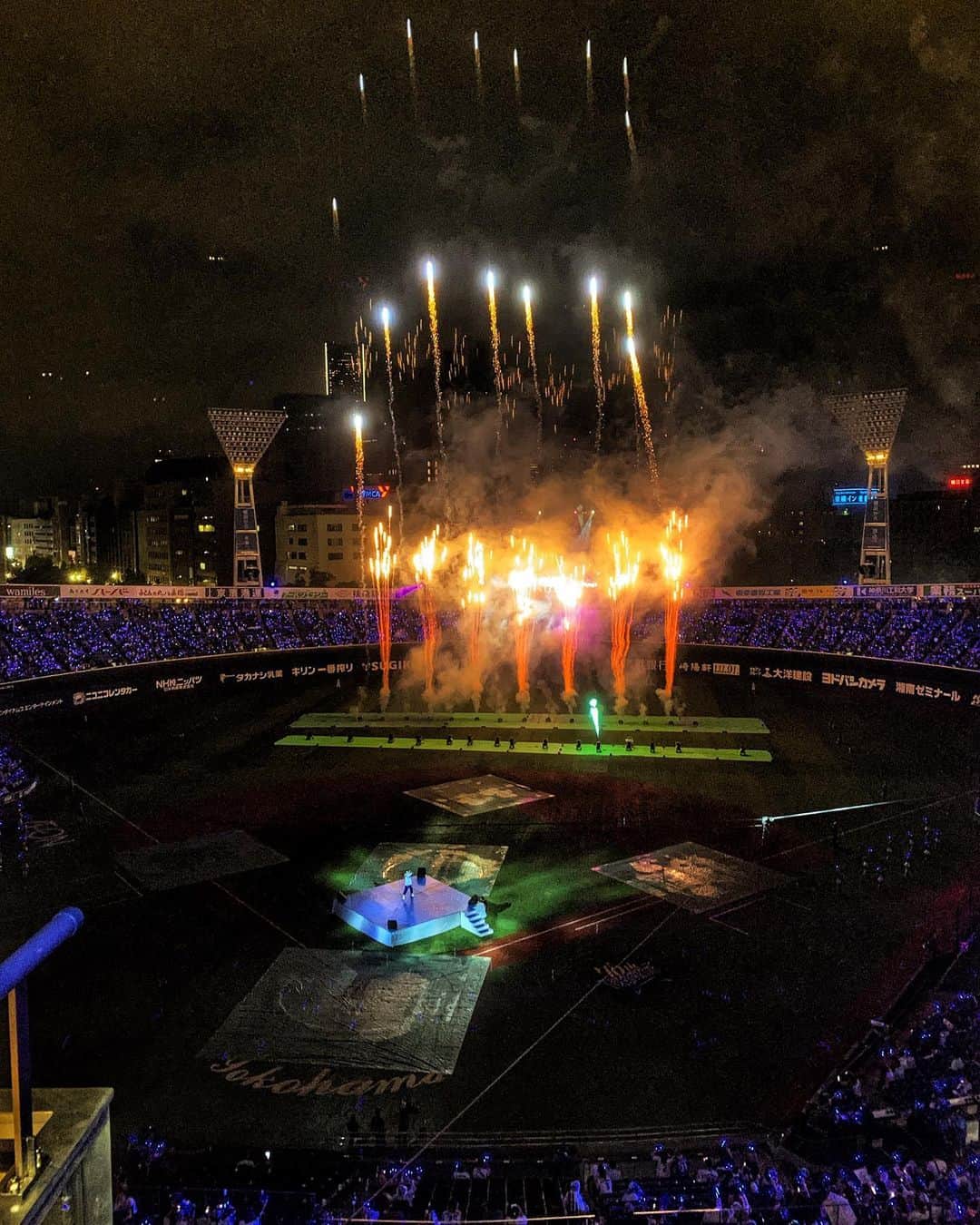 のインスタグラム：「🎤🎵🎶🎵🎶 #試合終了後 BLUE☆LIGHT SERIES 2019 Supported by nojima #AK69 #横浜スタジアム #横浜DeNAベイスターズ #2011年 #ホークス 時代に #中日ドラゴンズ との #日本シリーズ にて #打席に入る #出囃子 として #曲 を使用！ #全て #カッコイイ #🎵」