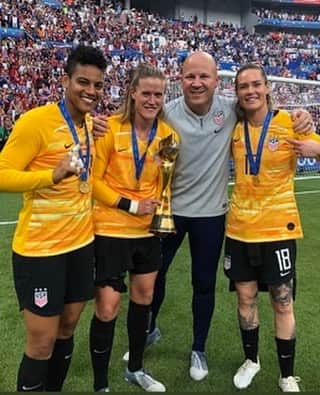 アリッサ・ナアーのインスタグラム：「Gk union...the team within the team! 🙌🏆」