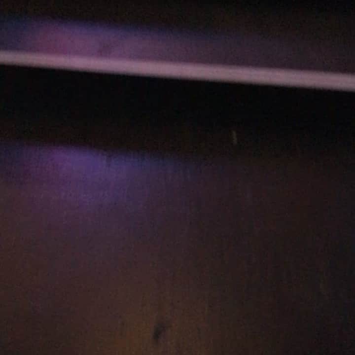 デヴィッド・スペードのインスタグラム：「Blurry walk thru of the @lightsout set. Better shit next week. Premiere july 29. @comedycentral」