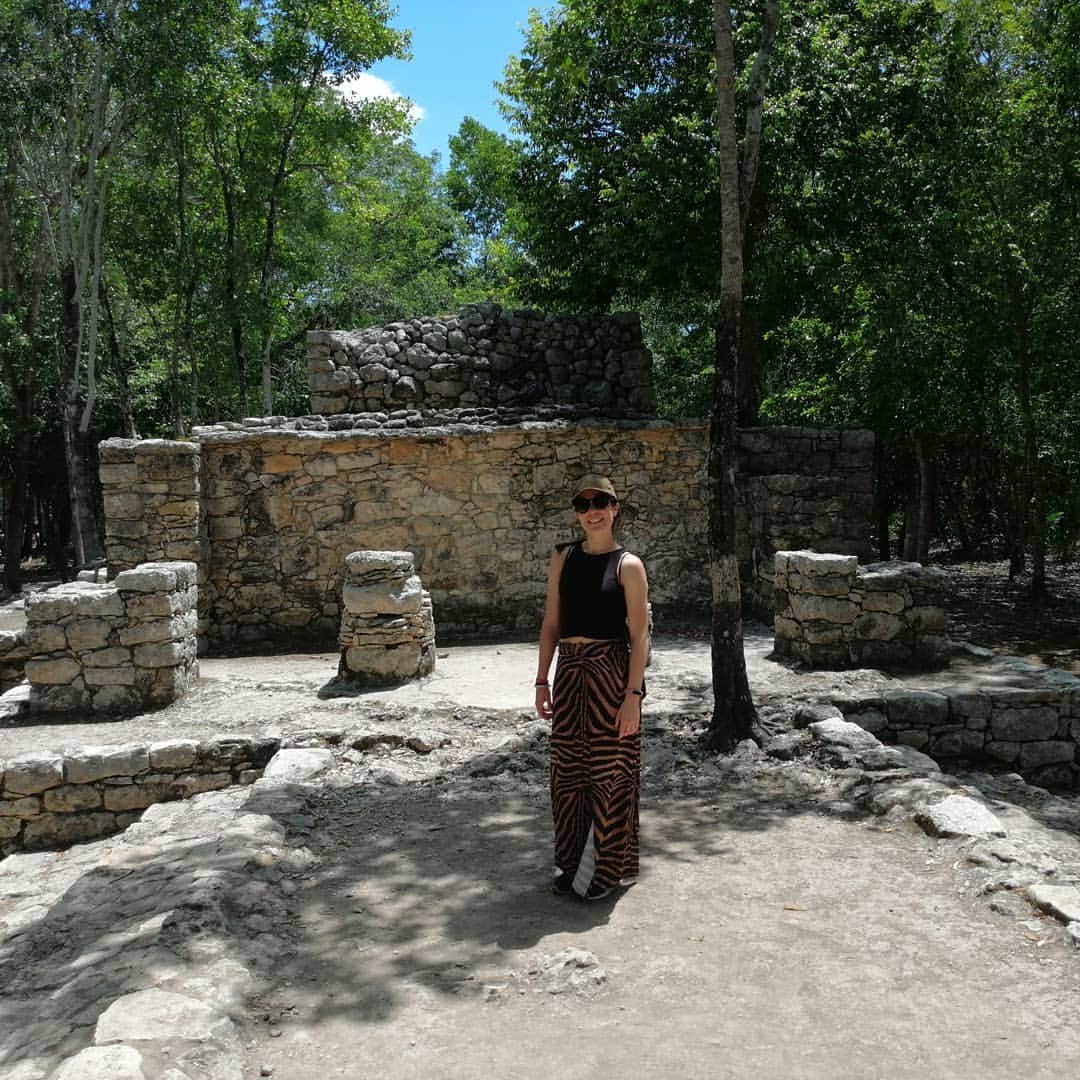 セリア・ロブレドさんのインスタグラム写真 - (セリア・ロブレドInstagram)「Doing the kind of tourism I love the most ❤️🔺 #cobaarcheologicalsite #coba #archaelogy #archeologicaltourism」7月19日 8時32分 - celia_robledo