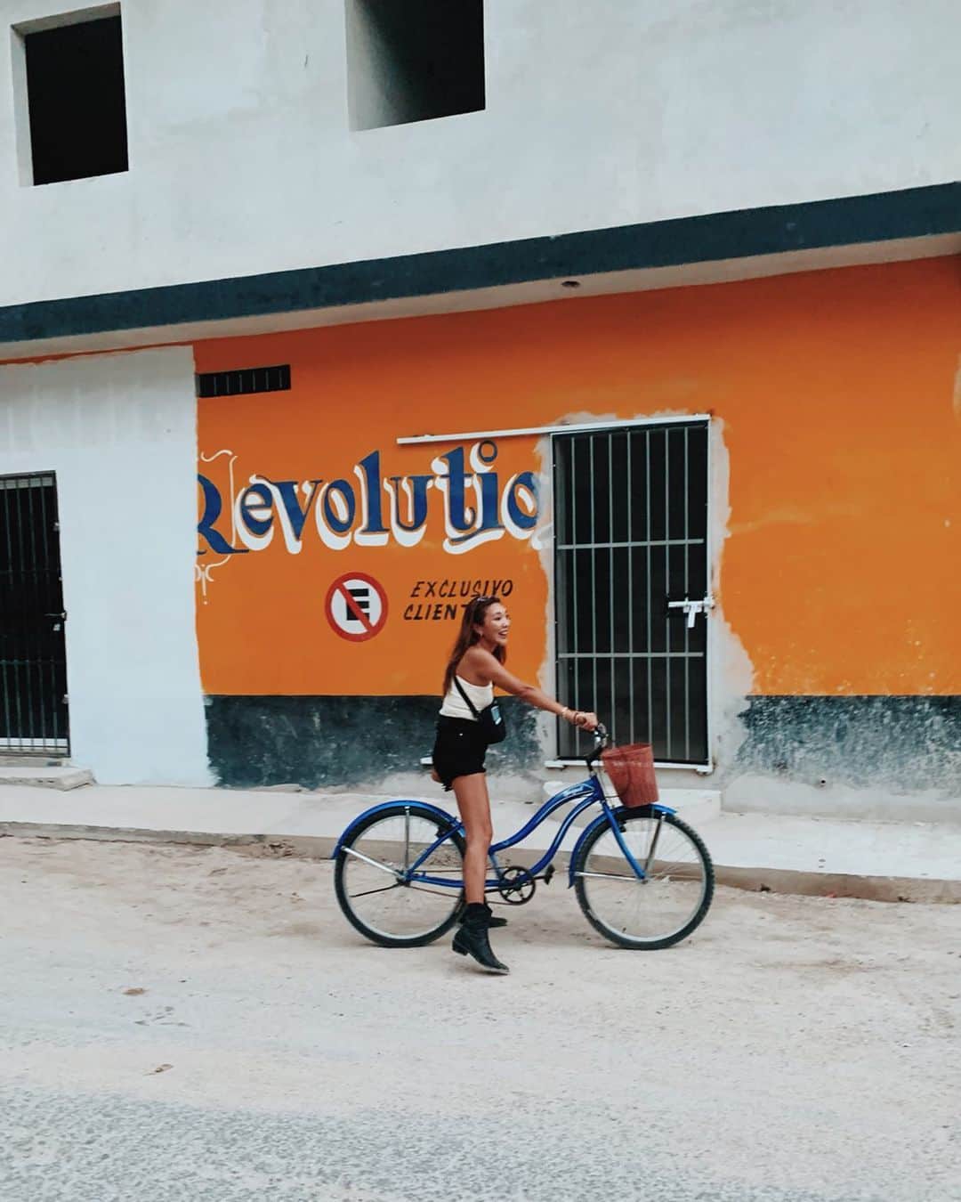 小竹麻美のインスタグラム：「📍Tulum,Mexico 初のメキシコにびびって ヒヤヒヤしながら自転車のってた🇲🇽 思い出❤️ #tulum#mexico#quintanaroo #トゥルム#メキシコ#🇲🇽」