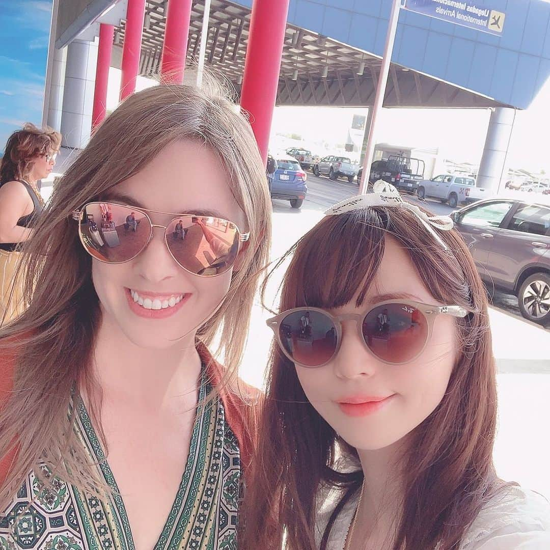 深澤翠さんのインスタグラム写真 - (深澤翠Instagram)「空港🇲🇽に迎えにきてくれたジェシカ❣️ 18時に着いたのに眩しいよ🕶🌞 #mexico #monterreynuevoleon」7月19日 8時52分 - midorifukasawa