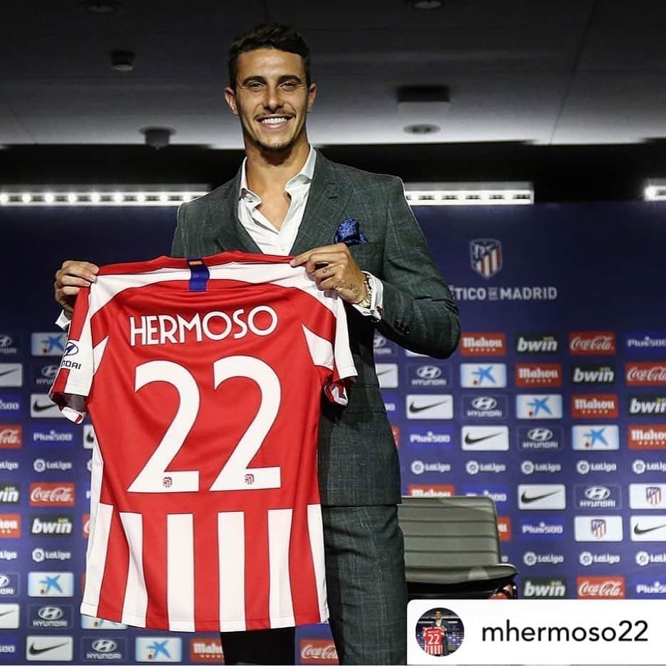 LFPさんのインスタグラム写真 - (LFPInstagram)「@mhermoso22 shows his 🆕 @atleticodemadrid shirt! 🔥 • #Hermoso #Atleti #Shirt #New #LaLiga #LaLigaSantander」7月19日 0時11分 - laliga