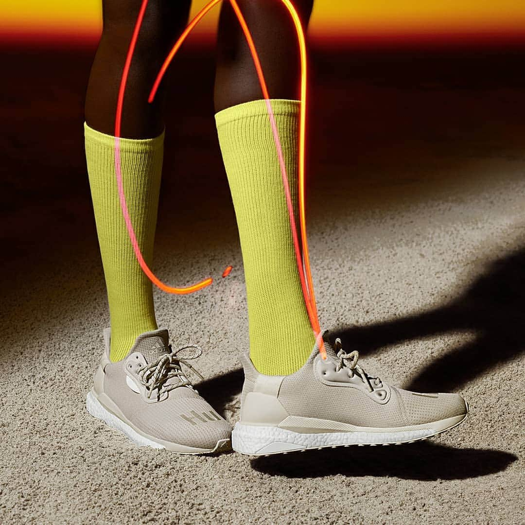 adidas Italiaさんのインスタグラム写真 - (adidas ItaliaInstagram)「La nuova SolarHu di @pharrell in 4 colorazioni. Disponibile dal 20 luglio su adidas.it/Pharrell」7月19日 0時22分 - adidasita