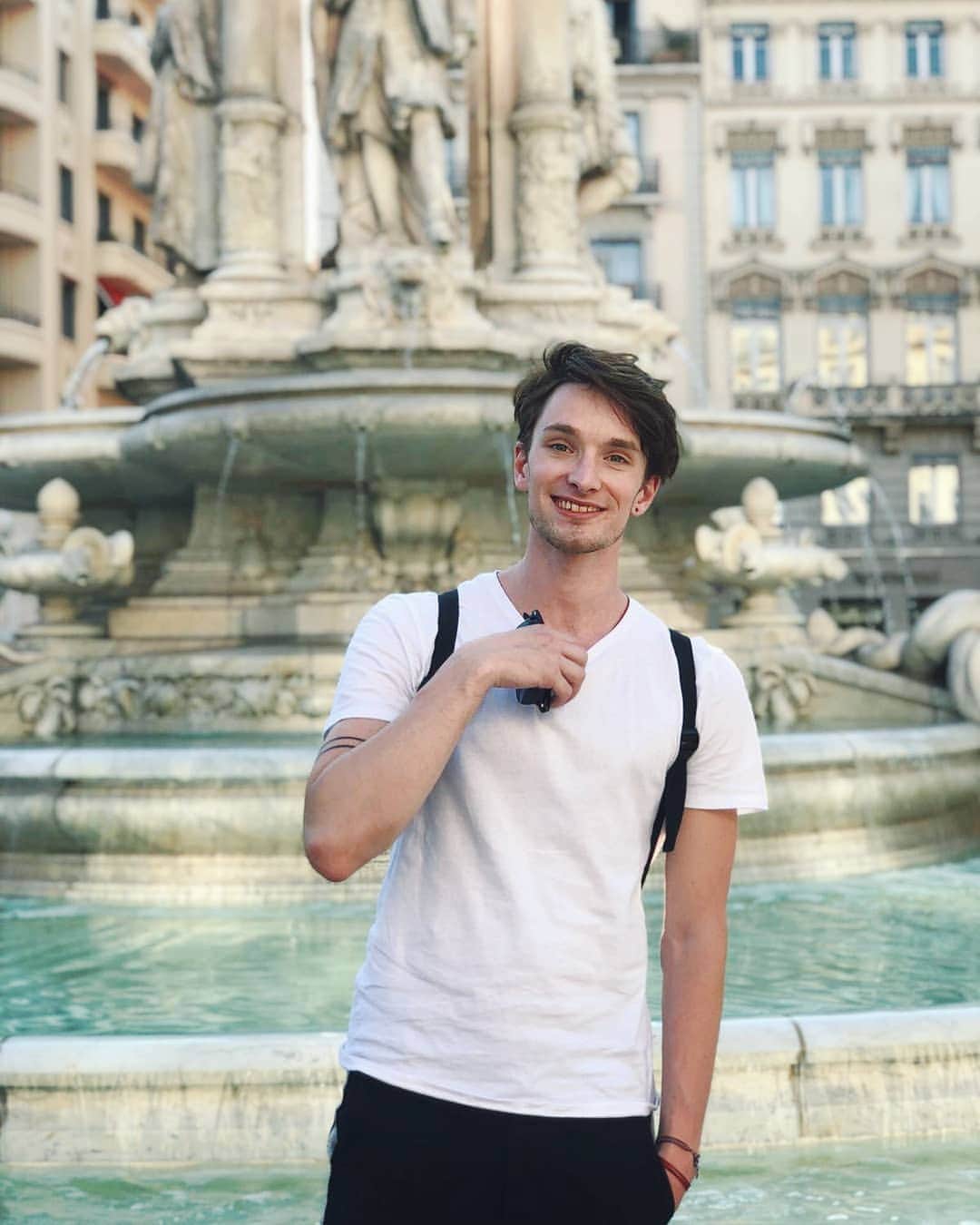 Jussiville JV Partanenのインスタグラム：「Salut! Couple more days left in Lyon 👌 ~~ #france #lyon #training #icedance #travel #lafrance #summer #europe #patinage #meltingouthere #picoftheday #instagood #fashion #tattoo」