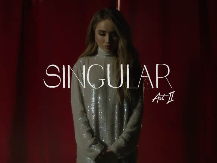 サブリナ・カーペンターのインスタグラム：「tonight i give you the closing chapter of singular; which started as a record to communicate confidence to all of you and to be there for you to have when you weren’t feeling yourself, but it slowly turned into a big fat life lesson for me and essentially led to myself realizing what confidence actually was. It’s not the outer posture, perfect smile, and charming, talkative winner of mind games, it’s something small inside of you when you’re by yourself, when you feel lost, like you don’t want to be found, that reminds you that it’s okay to be lost, because you’ll always find yourself again.  everyday I’m realizing the importance of love, which to me is more important now than ever. the love i feel from each and every one of you does not go by unnoticed. thank you for holding my hand through it all, i never imagined having the support that you guys have given me.  please hold singular tight. she’s so fragile. haha I’m talking about the album, not myself hahahahaha.  i love you guys.  you’ll never understand how much.  Singular Act II is out at midnight everywhere X」