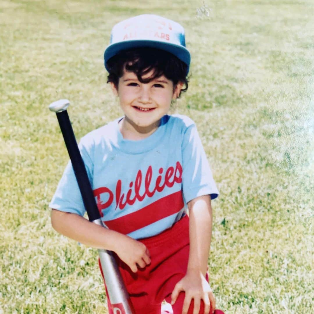 アシュレイ・ティスデイルさんのインスタグラム写真 - (アシュレイ・ティスデイルInstagram)「#TBT to those T-ball days 🥎」7月19日 1時06分 - ashleytisdale