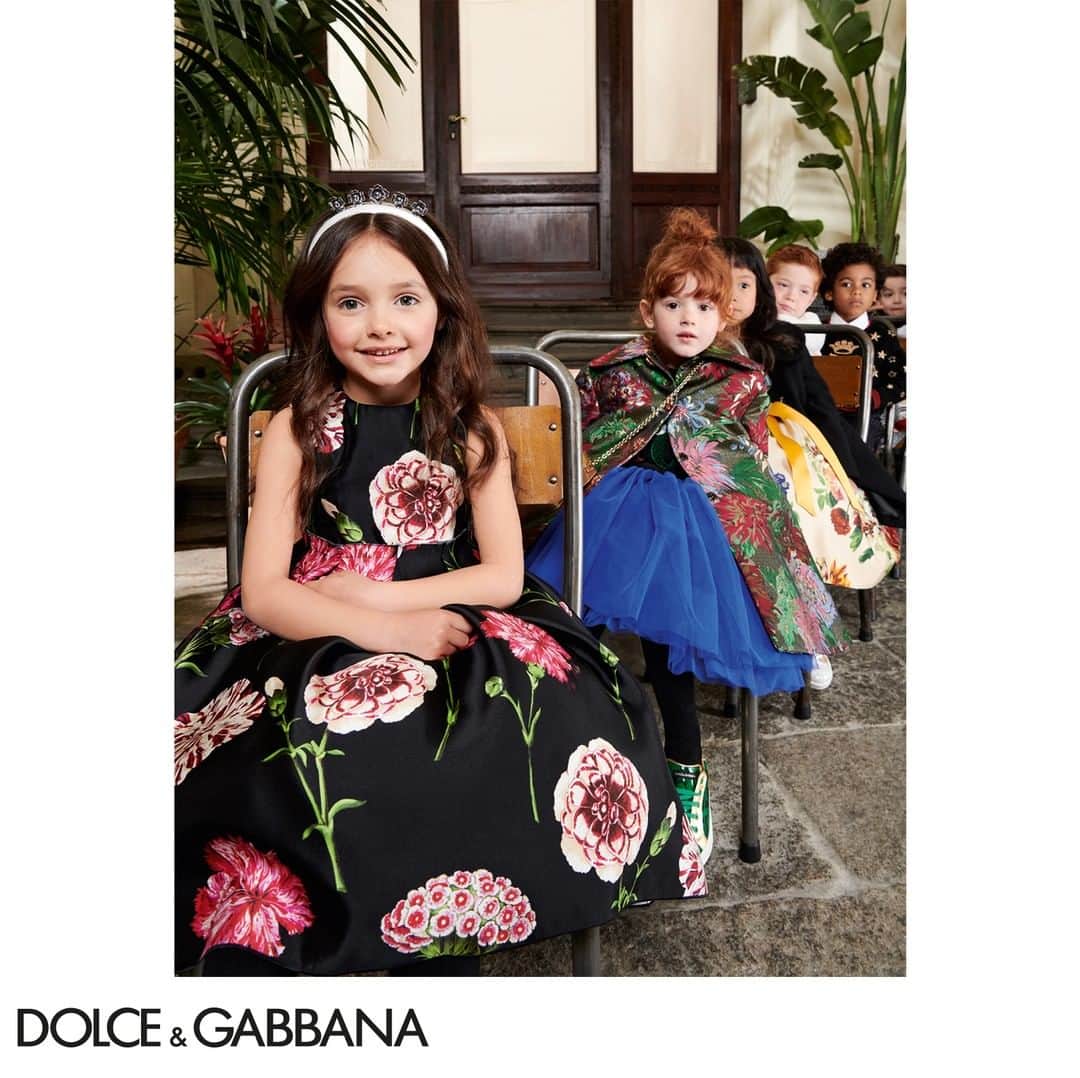 ドルチェ&ガッバーナさんのインスタグラム写真 - (ドルチェ&ガッバーナInstagram)「The new Dolce&Gabbana Fall Winter 2019-20 Children’s Advertising Campaign.  #DGCampaign #DGFW20 #DGBambino」7月19日 1時01分 - dolcegabbana