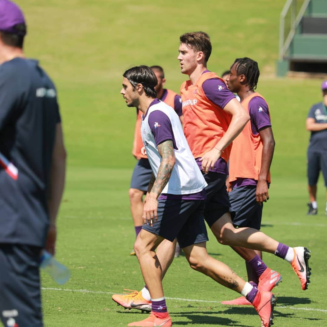 ACFフィオレンティーナさんのインスタグラム写真 - (ACFフィオレンティーナInstagram)「#Charlotte allenamento intenso per i viola. @intchampionscup  #ForzaViola」7月19日 1時08分 - acffiorentina