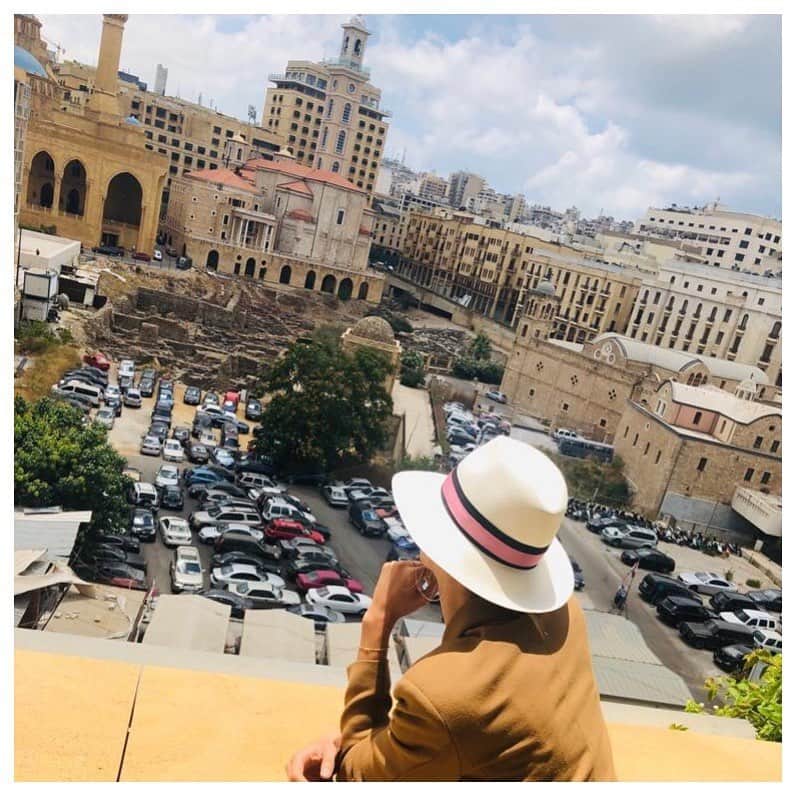 カロリナ・クルコヴァさんのインスタグラム写真 - (カロリナ・クルコヴァInstagram)「Do you have some tips what to visit and where to go at Beirut? 😍 #traveler #KK 💋」7月19日 1時18分 - karolinakurkova