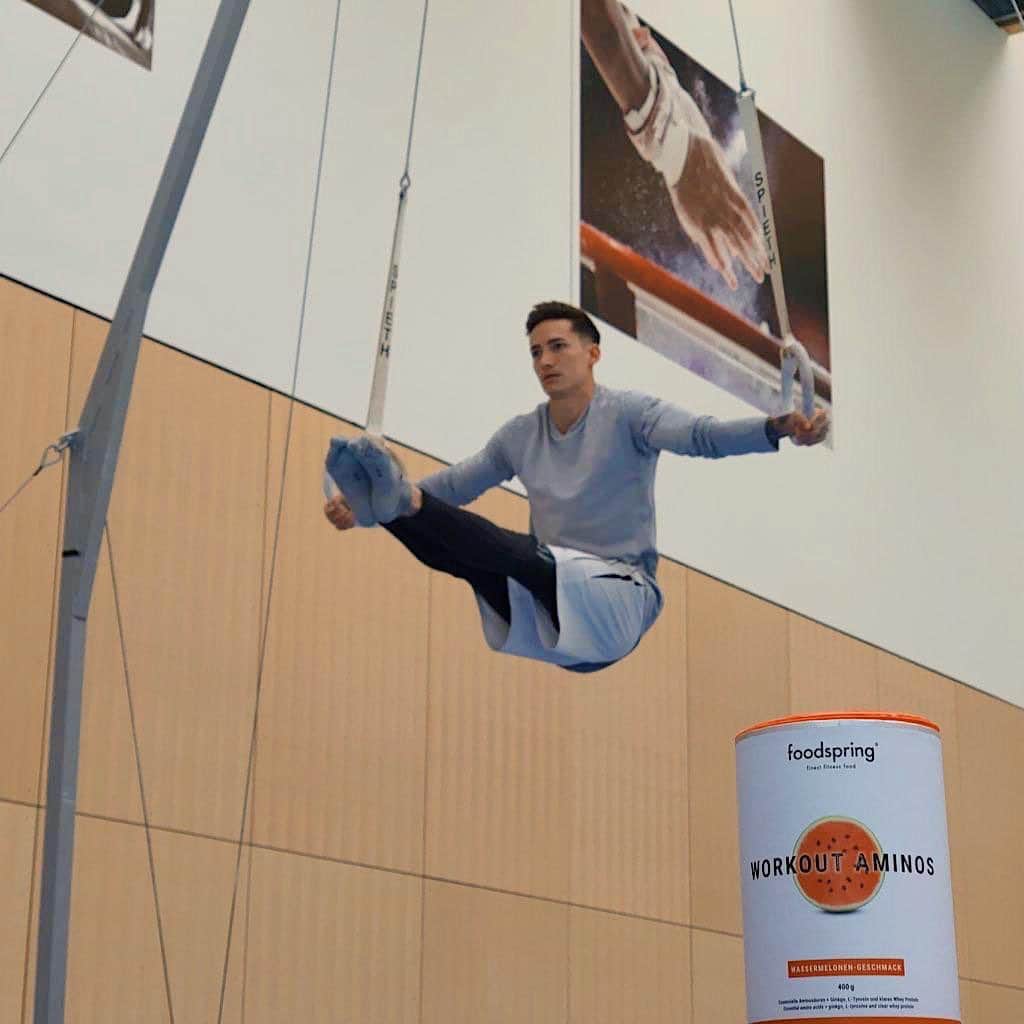 マゼル・ニューエンのインスタグラム：「@foodspring Workout Aminos out now!💪🏼😍 #foodspringfamily #foodspring #workoutaminos #aminos #gymnastics #trainingcamp #themarcelnguyen」