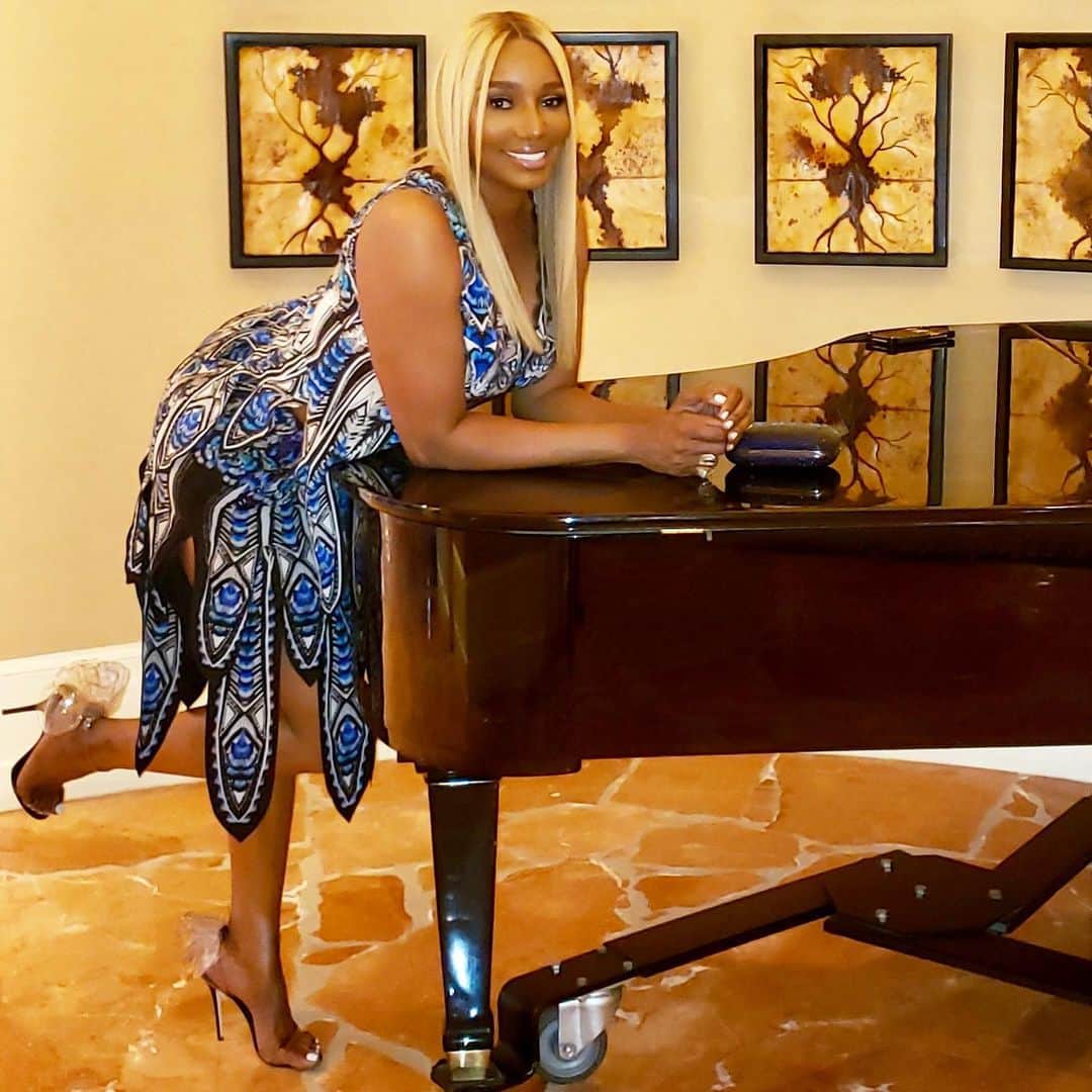 ネネ・リークスのインスタグラム：「Celebrated my sis @marlohampton release of her new wig line “HER” super proud of you Marlo for stepping out on faith! I’m sure it will be a success! PS: um that bias ass real housewives page is full of shit, extremely negative and stay trying to tell lies! watch out for copyright infringement 🖕🏾Go unfollow them! They are not a real fan page」