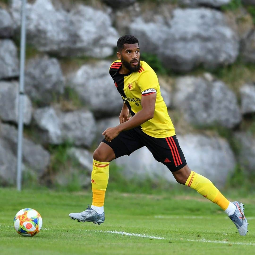 ワトフォードFCさんのインスタグラム写真 - (ワトフォードFCInstagram)「New kit is looking 👌」7月19日 1時37分 - watfordfcofficial