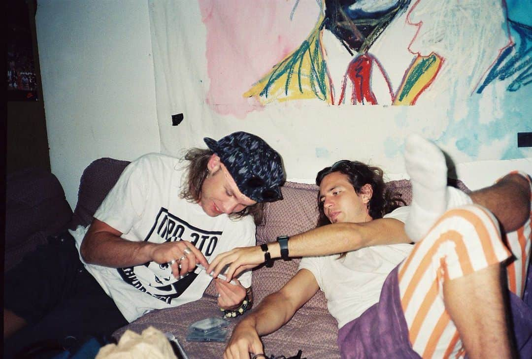 パール・ジャムさんのインスタグラム写真 - (パール・ジャムInstagram)「#JeffAment x #EddieVedder c. 1992 #TBT 📸: Allon Weinstock」7月19日 1時58分 - pearljam