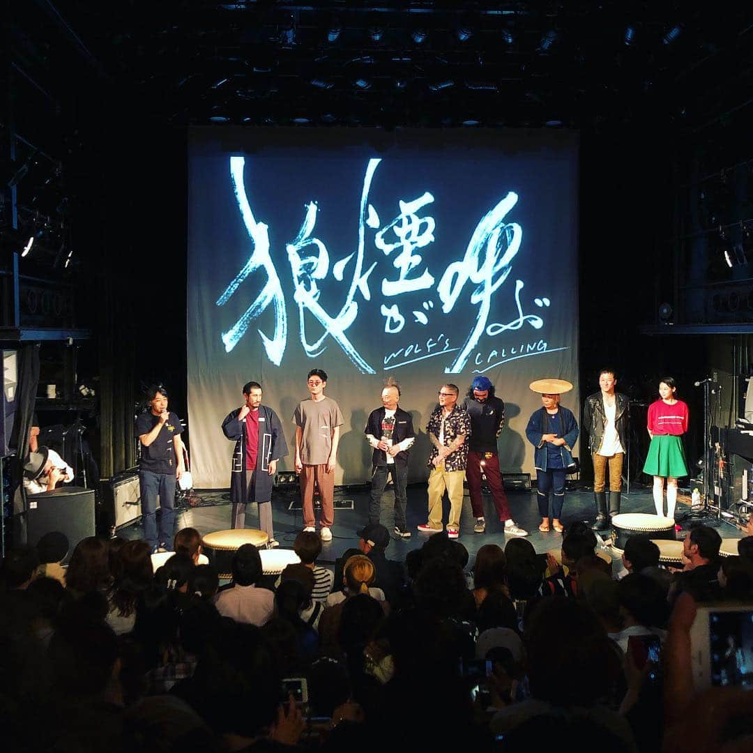 のインスタグラム：「水曜日の夜は、WWWで行われた豊田監督「狼煙が呼ぶ」のイベントに。 たくさん知り合いが来てました。切腹ピストルズのライブ、初めて見たけど最高に盛り上がったいいイベントでした。」