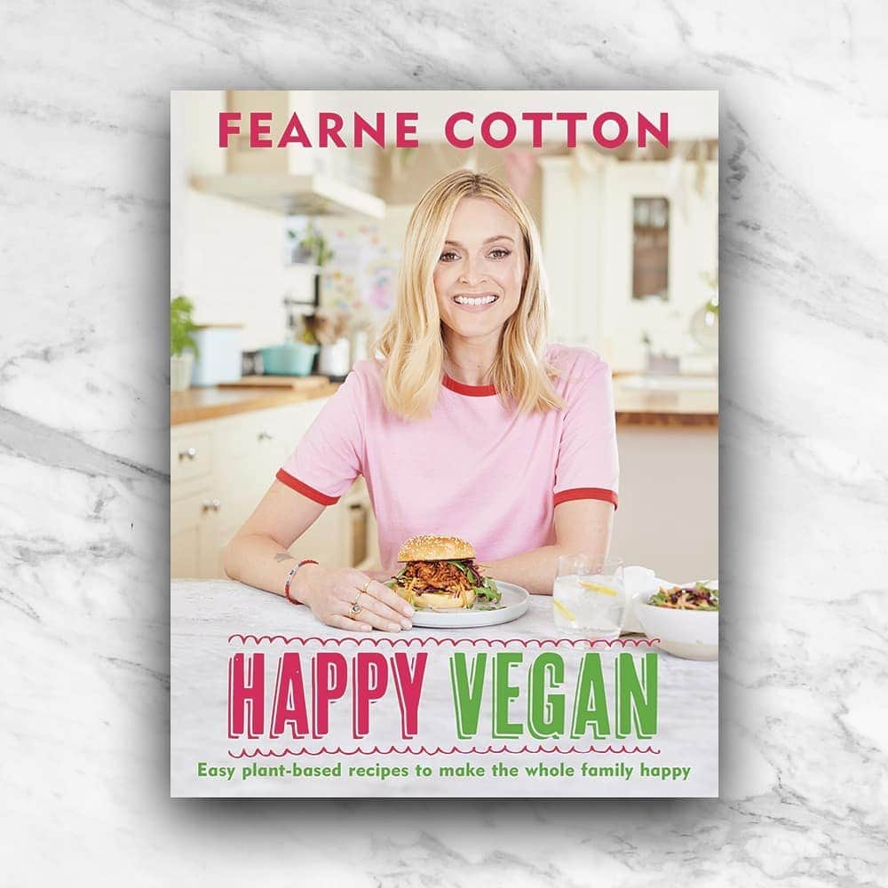 ファーン・コットンさんのインスタグラム写真 - (ファーン・コットンInstagram)「Thrilled to reveal Happy Vegan! The aim is to help and inspire you to eat plant-based food, be it full time, part time or, well, any time! Whether you're a fully-fledged and dedicated vegan, dabbling or completely new to vegan food, I hope you enjoy. The lovely @waterstones are offering a limited number of signed copies (see the link in my bio) and there’s a chance for three people to win a copy plus a pair of ticket to #HappyPlaceFestival... tag a vegan fan in the comments below (or someone you think will just love the food!) for your chance to win x . By entering, entrants confirm they are 18+ years of age, release Instagram of responsibility, and agree to Instagram's term of use. Competition opens from the time this image is posted and closes on midnight Sunday 21st July. No entries received after this date will be entered. No purchase necessary. Winners will be selected by me and selections are final and this competition is open to all UK and ROI residents only  #HappyVegan」7月19日 2時08分 - fearnecotton